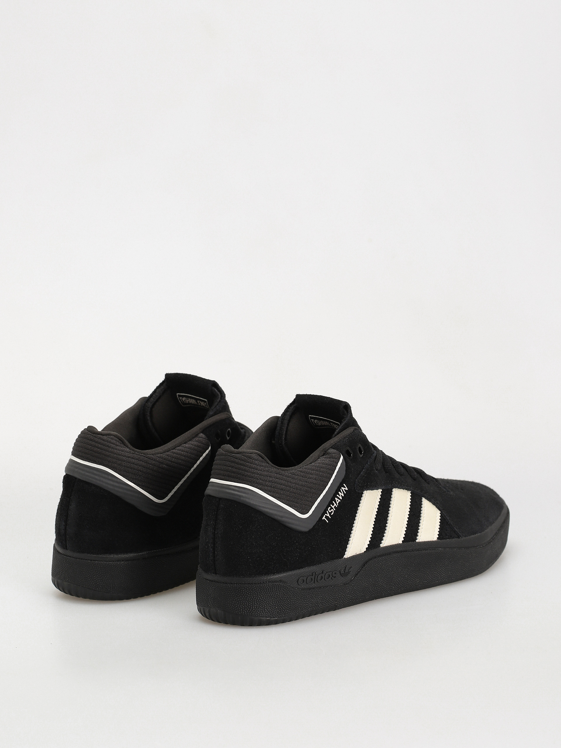 adidas Tyshawn Schuhe (cblack/zeromt/spark)