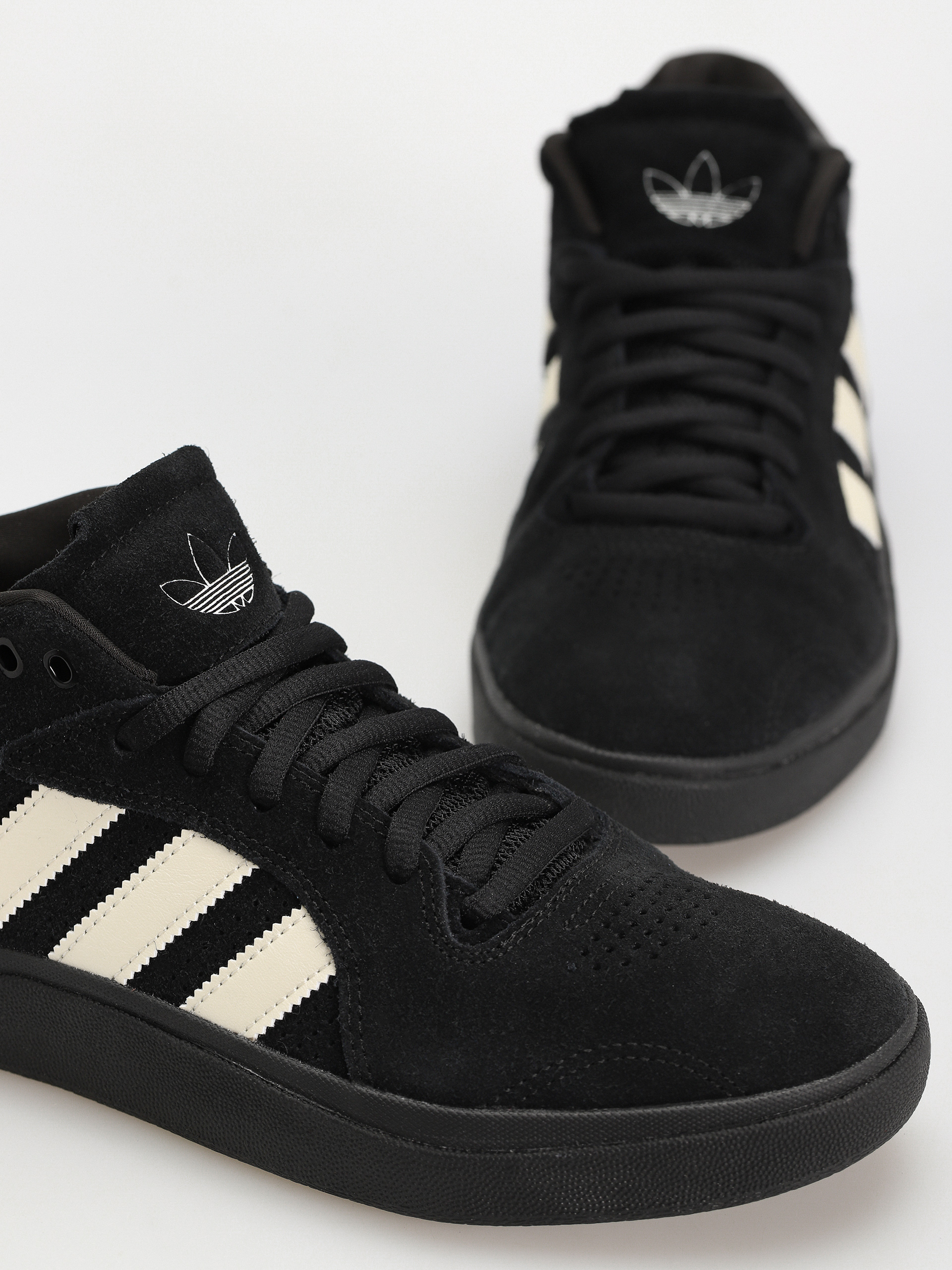 adidas Tyshawn Schuhe (cblack/zeromt/spark)