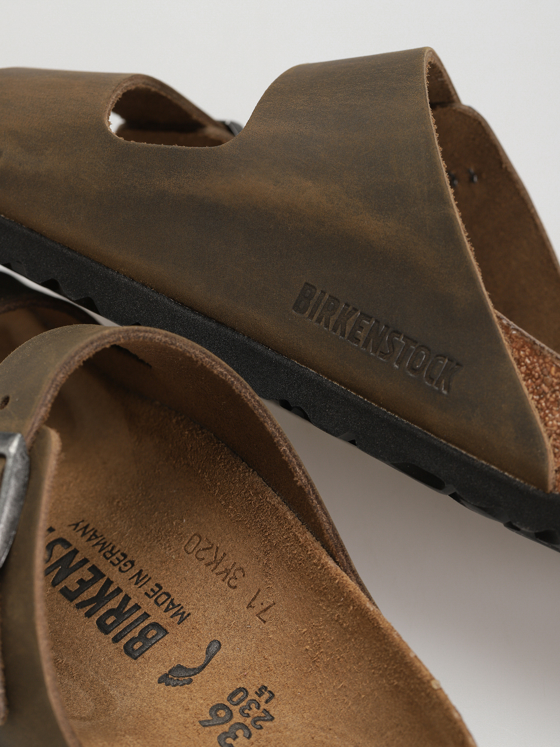 Birkenstock Arizona Oiled Leather Narrow Wmn Flip-flops (faded khaki)
