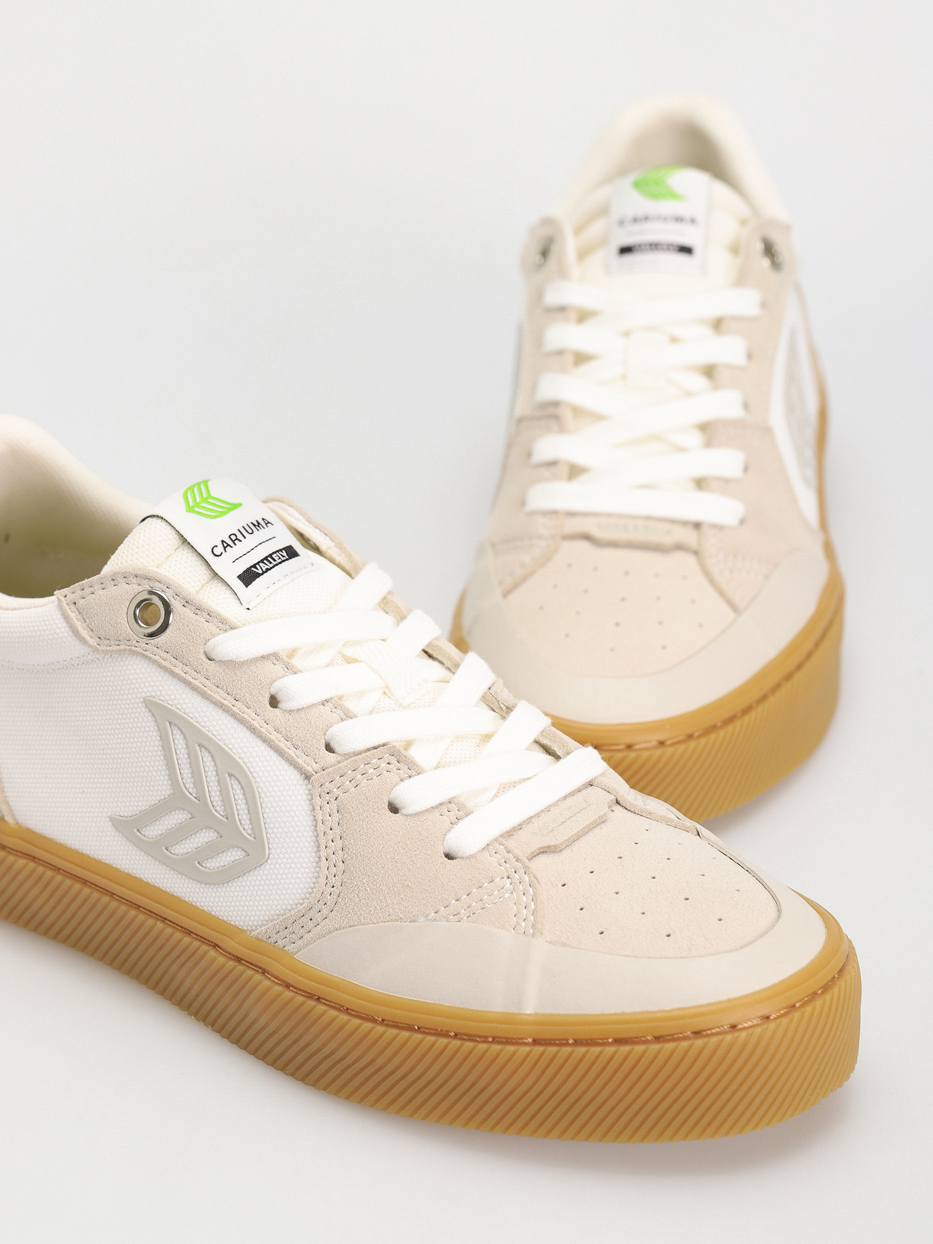 Cariuma Shoes Vallely Pro (gum vintage white/off white/light grey)