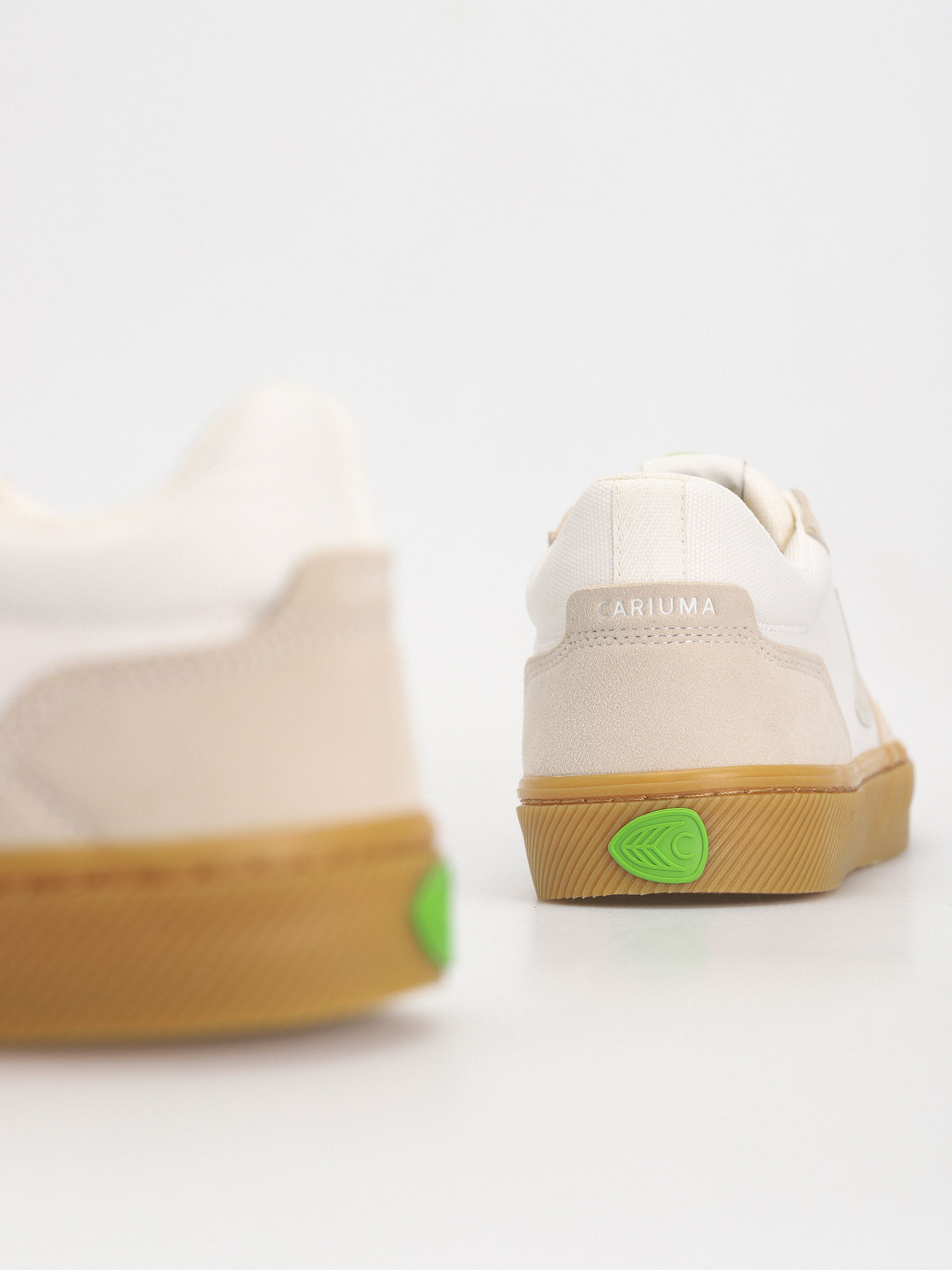 Cariuma Shoes Vallely Pro (gum vintage white/off white/light grey)