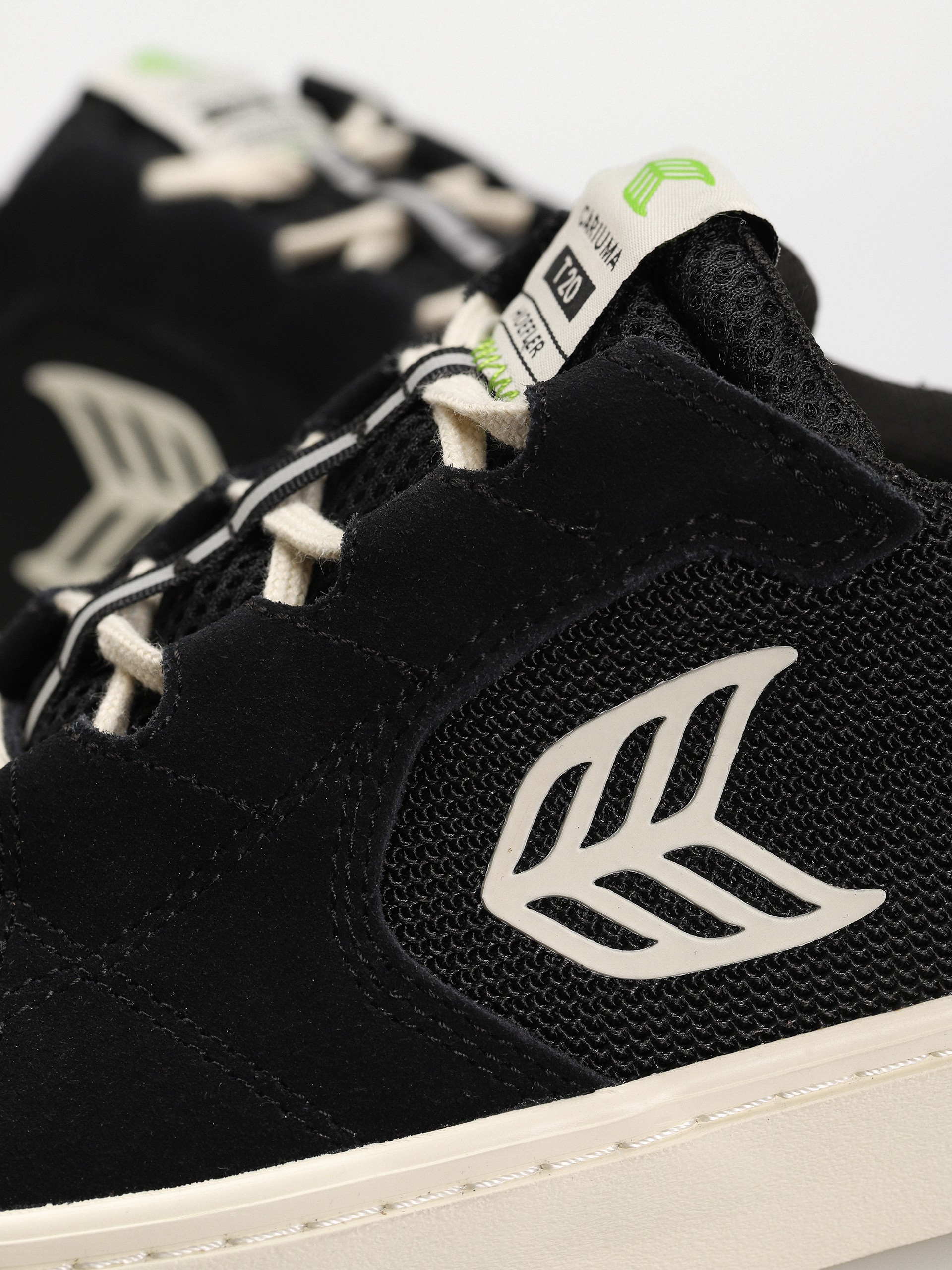 Cariuma Schuhe T20 Pro (black/ivory)