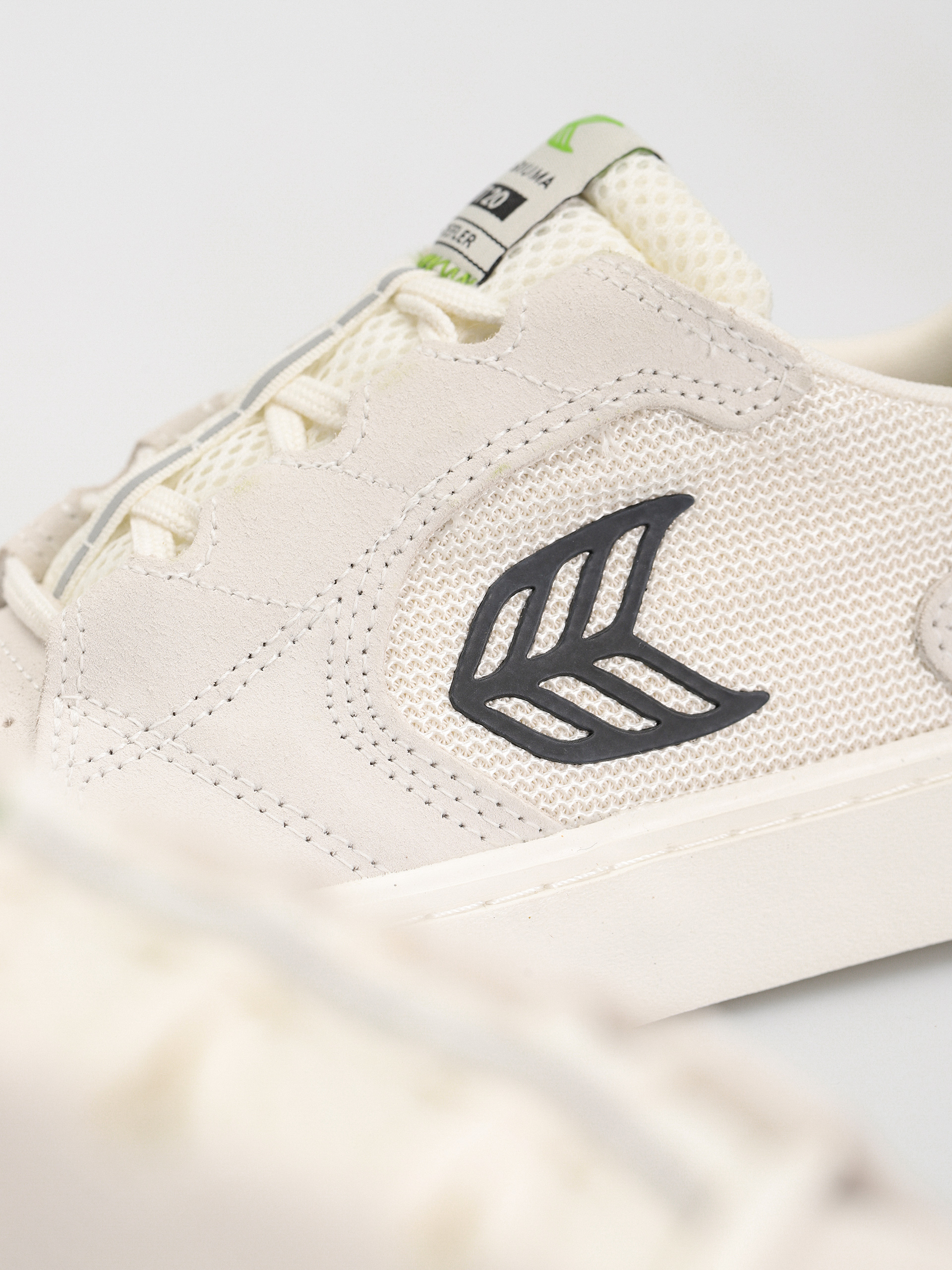 Cariuma Shoes T20 Pro (off white vintage/black)