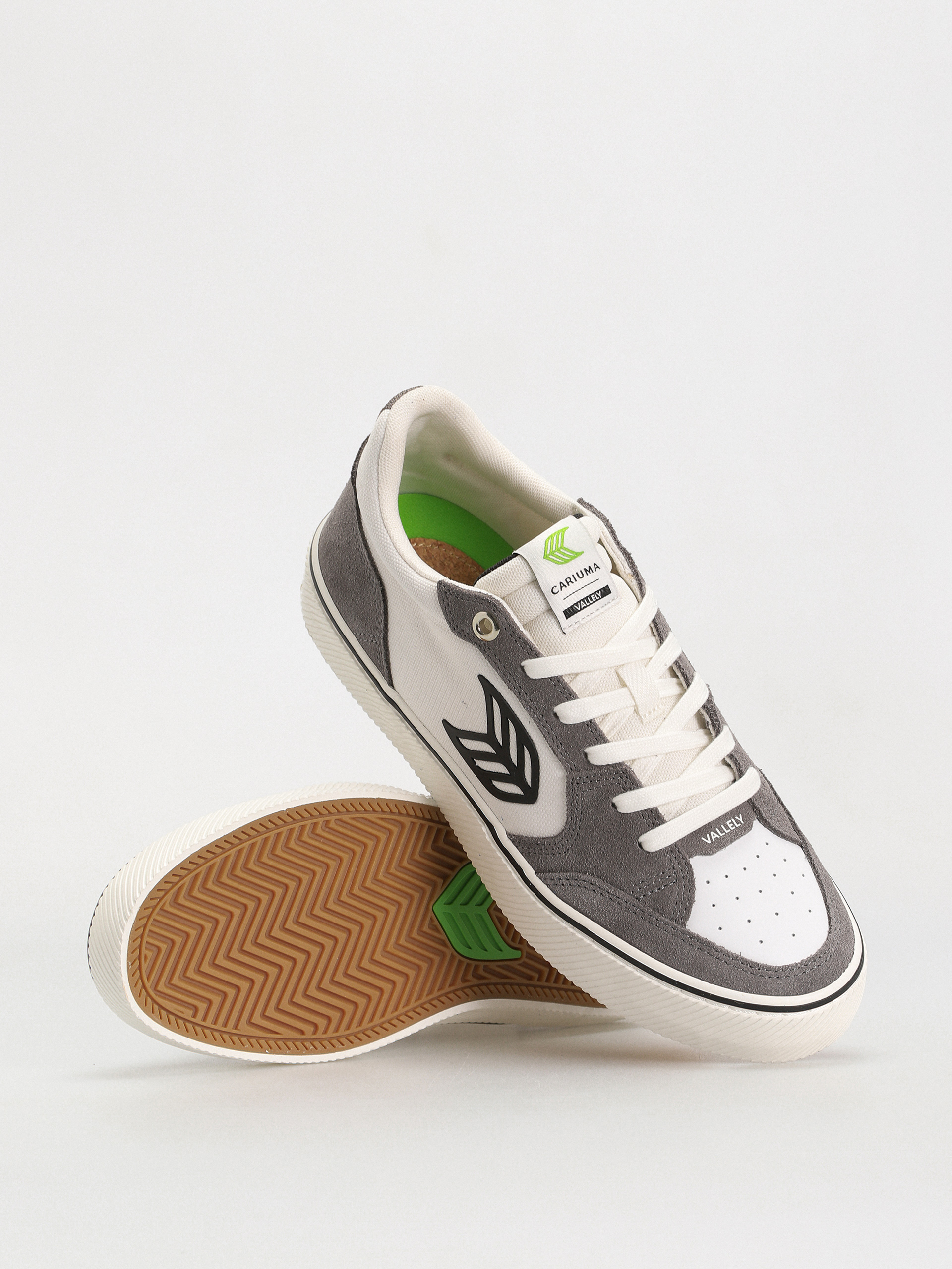 Cariuma Shoes Vallely Pro (off white/charcoal grey)