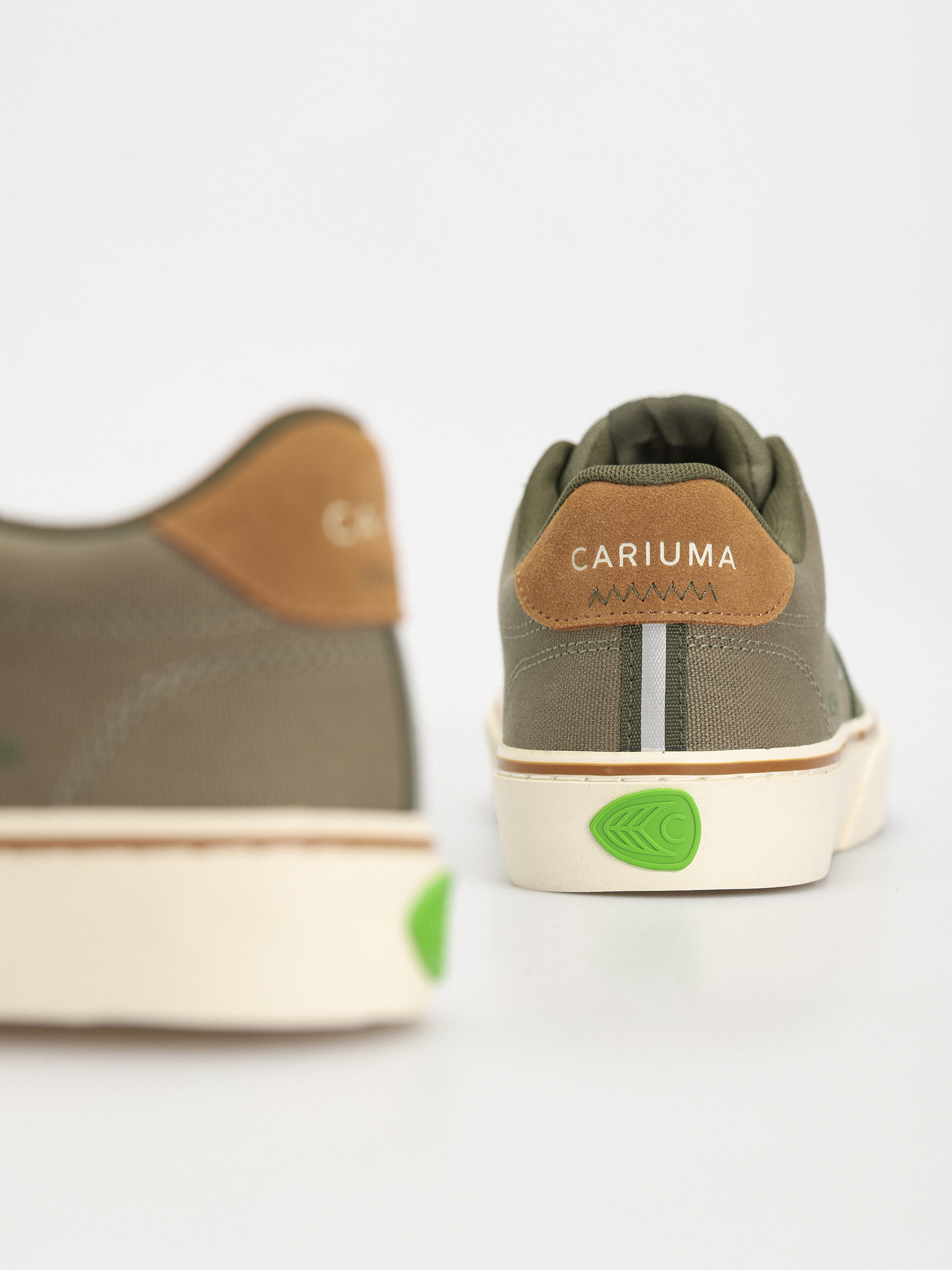 Cariuma Schuhe Naioca Pro (bronze green)