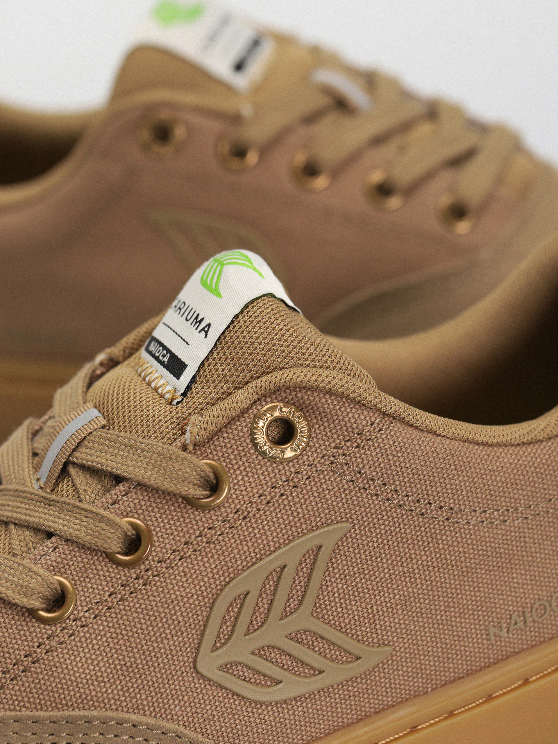 Cariuma Shoes Naioca Pro (gum burnt sand)