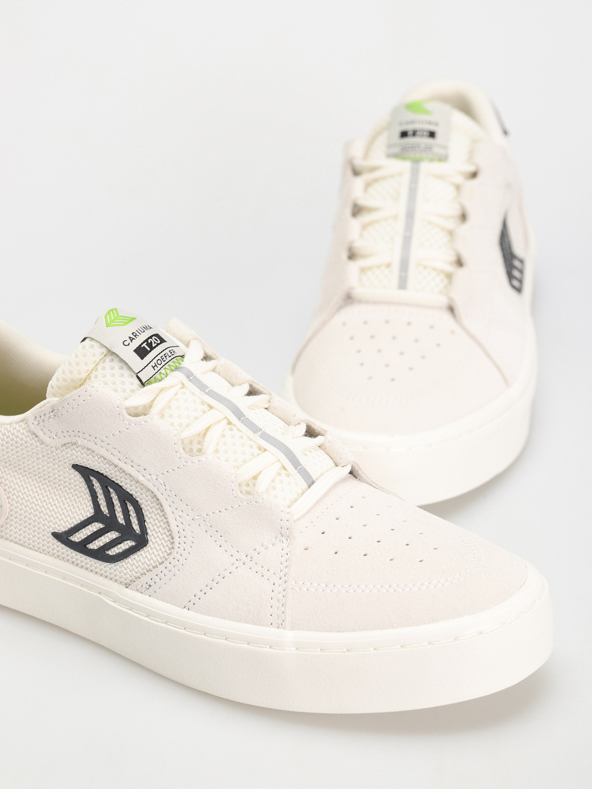 Cariuma Shoes T20 Pro (off white vintage/black)