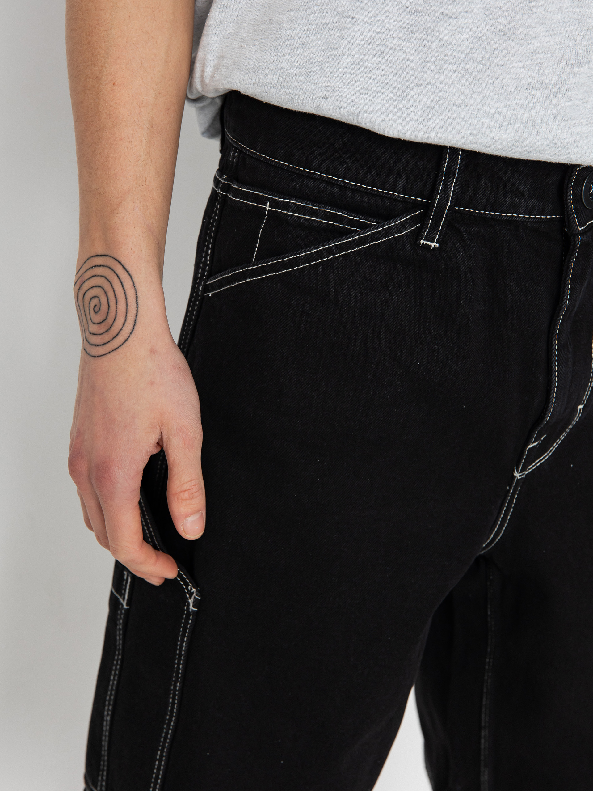 Volcom Labored Denim Utility Shorts (black)