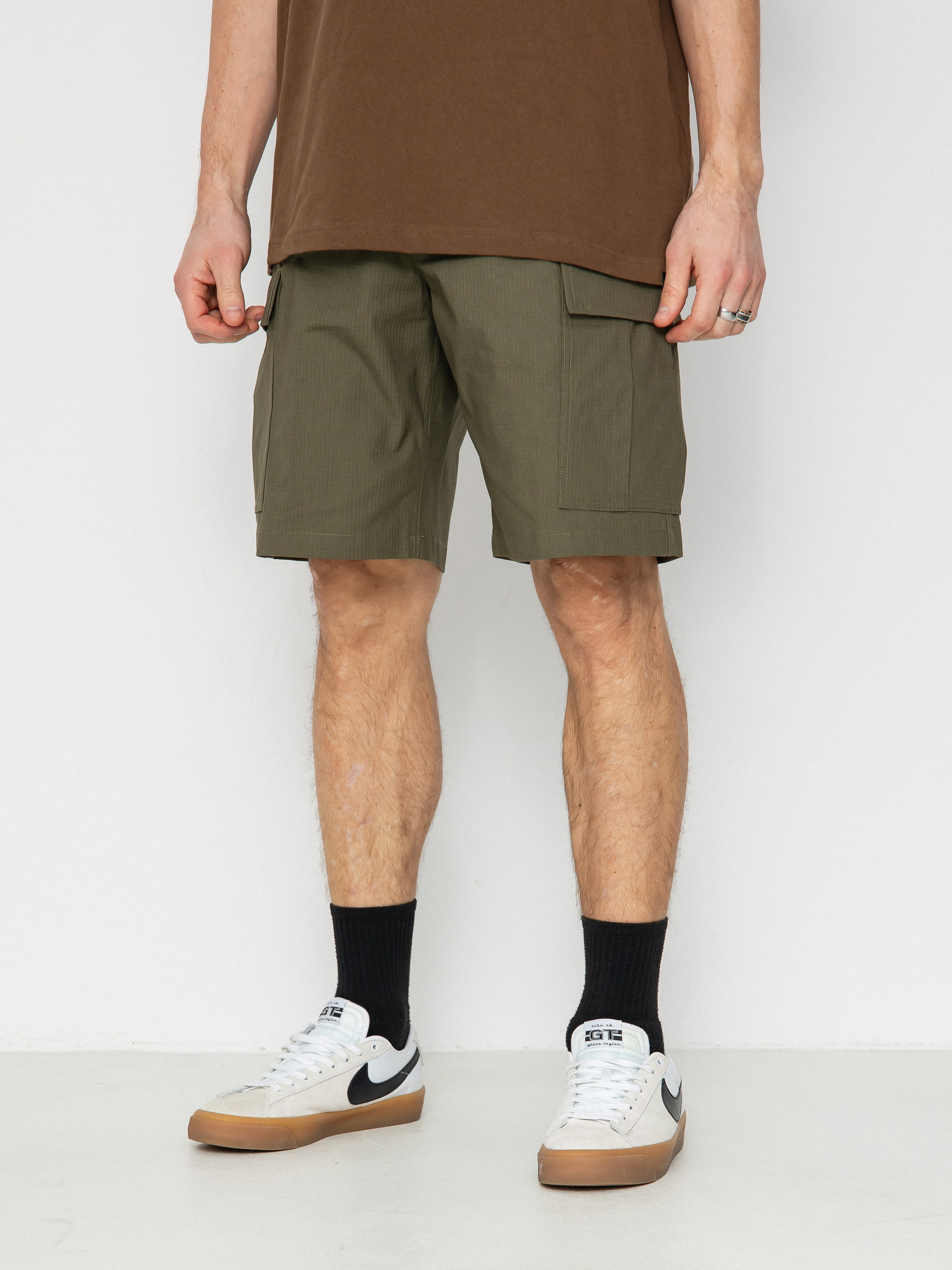 Nike olive shorts online