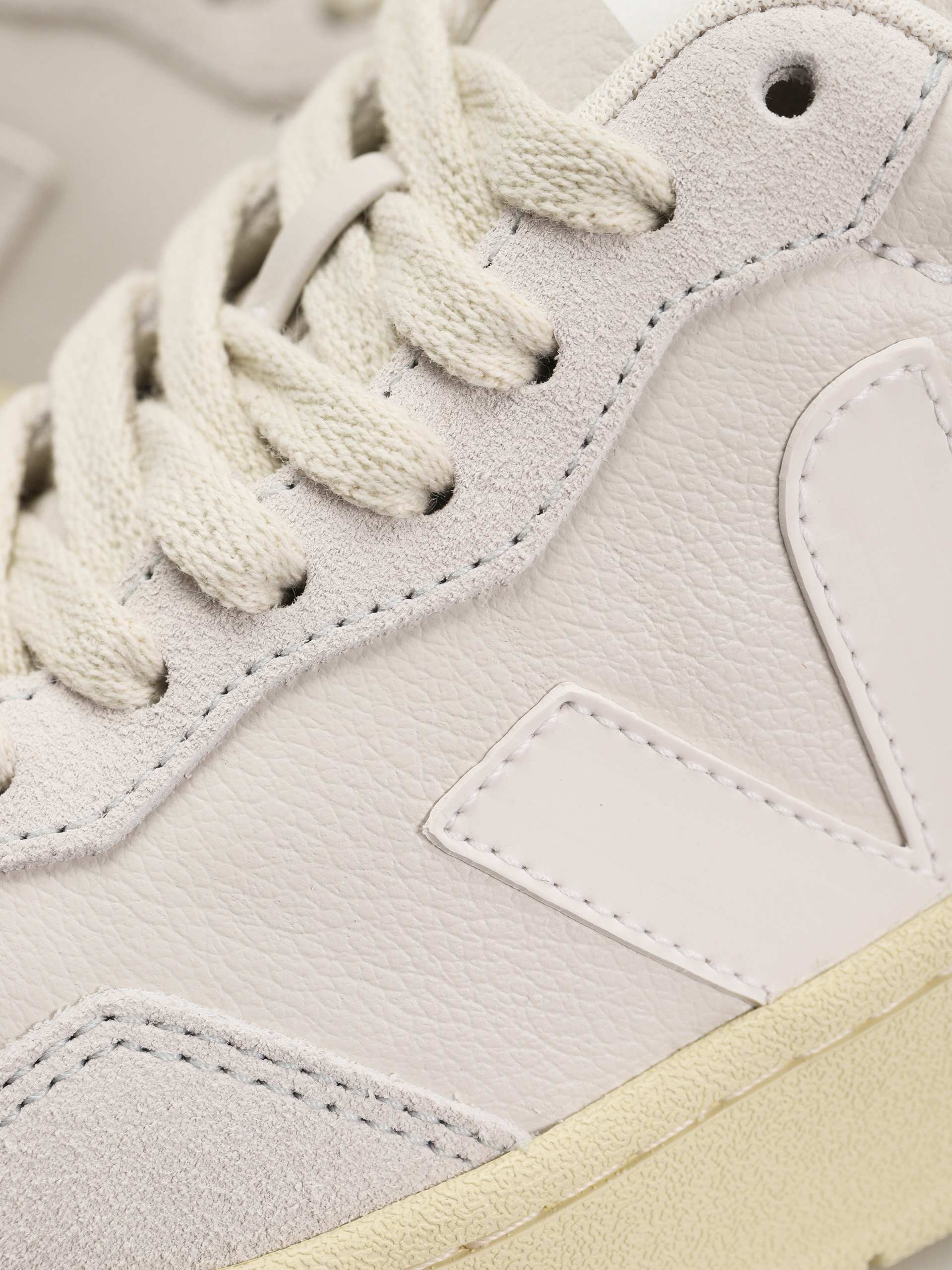 Veja V-90 Shoes Wmn (gravel white)