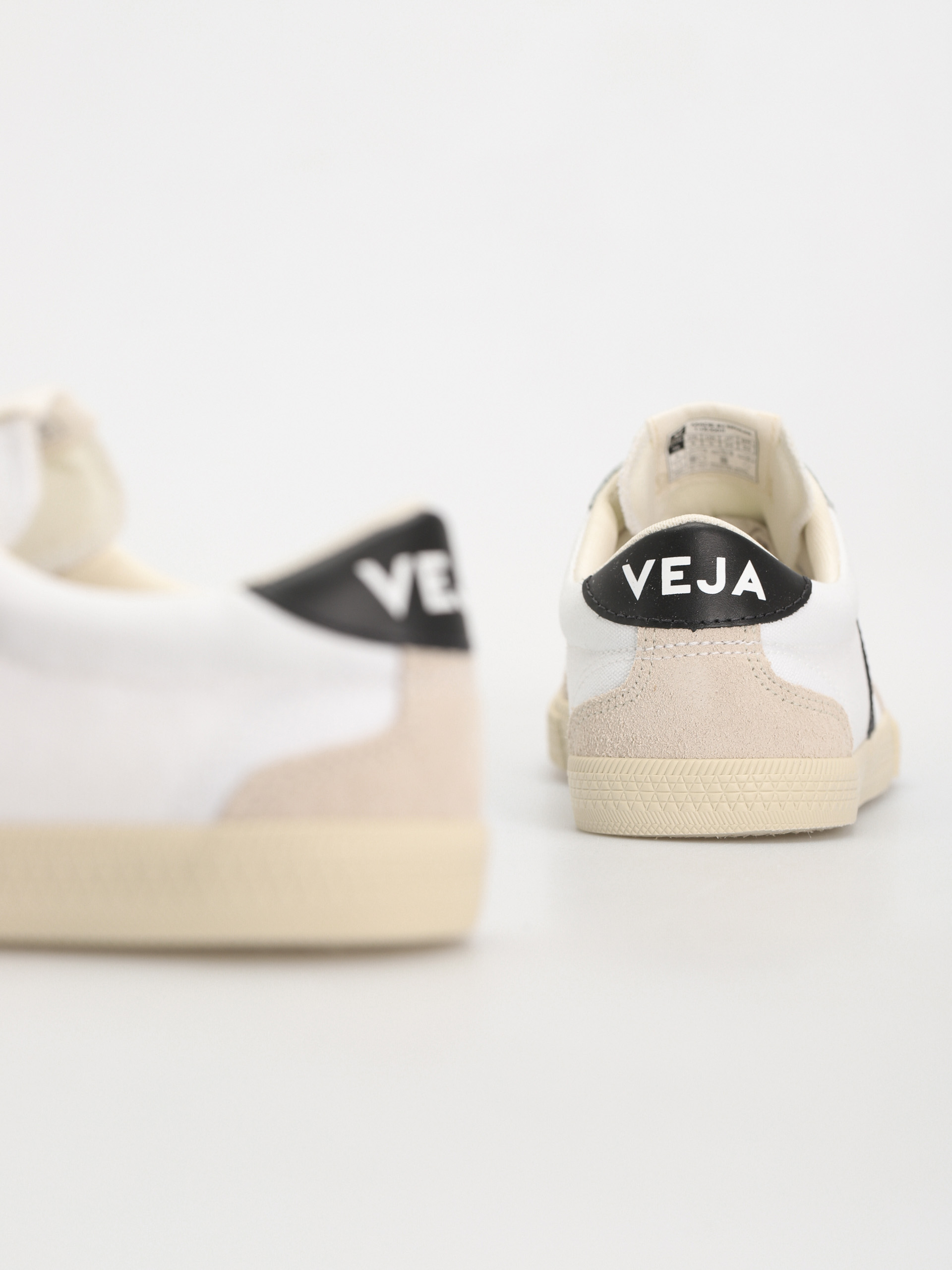 Veja Schuhe Volley Wmn (white black)