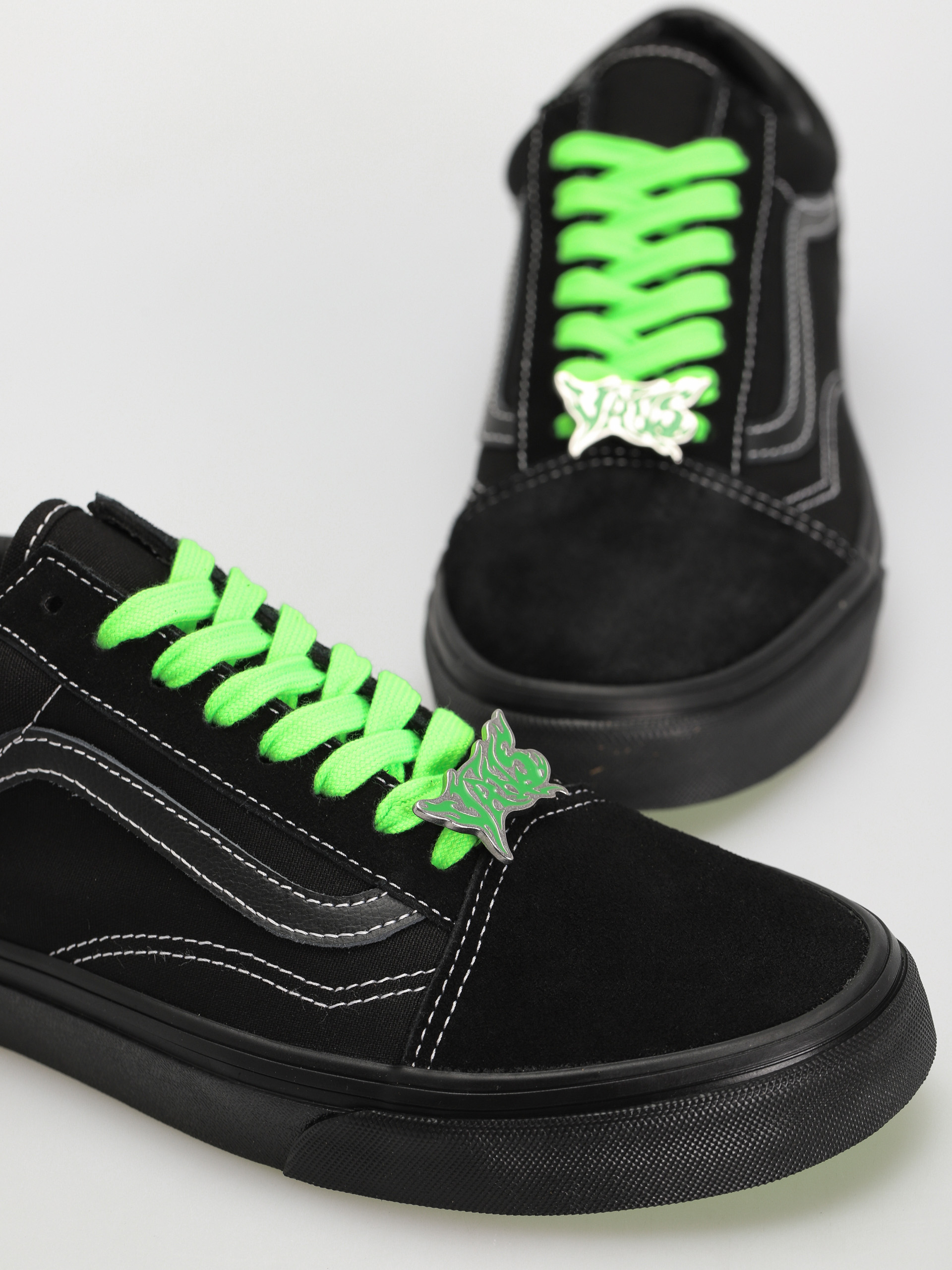 Vans Old Skool Shoes (metal hyperpop black)
