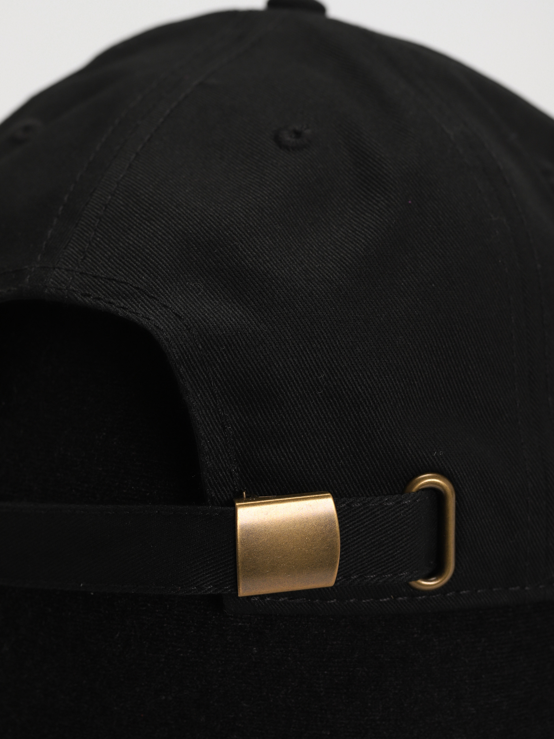 eS Mini Script Clipback Cap (black)