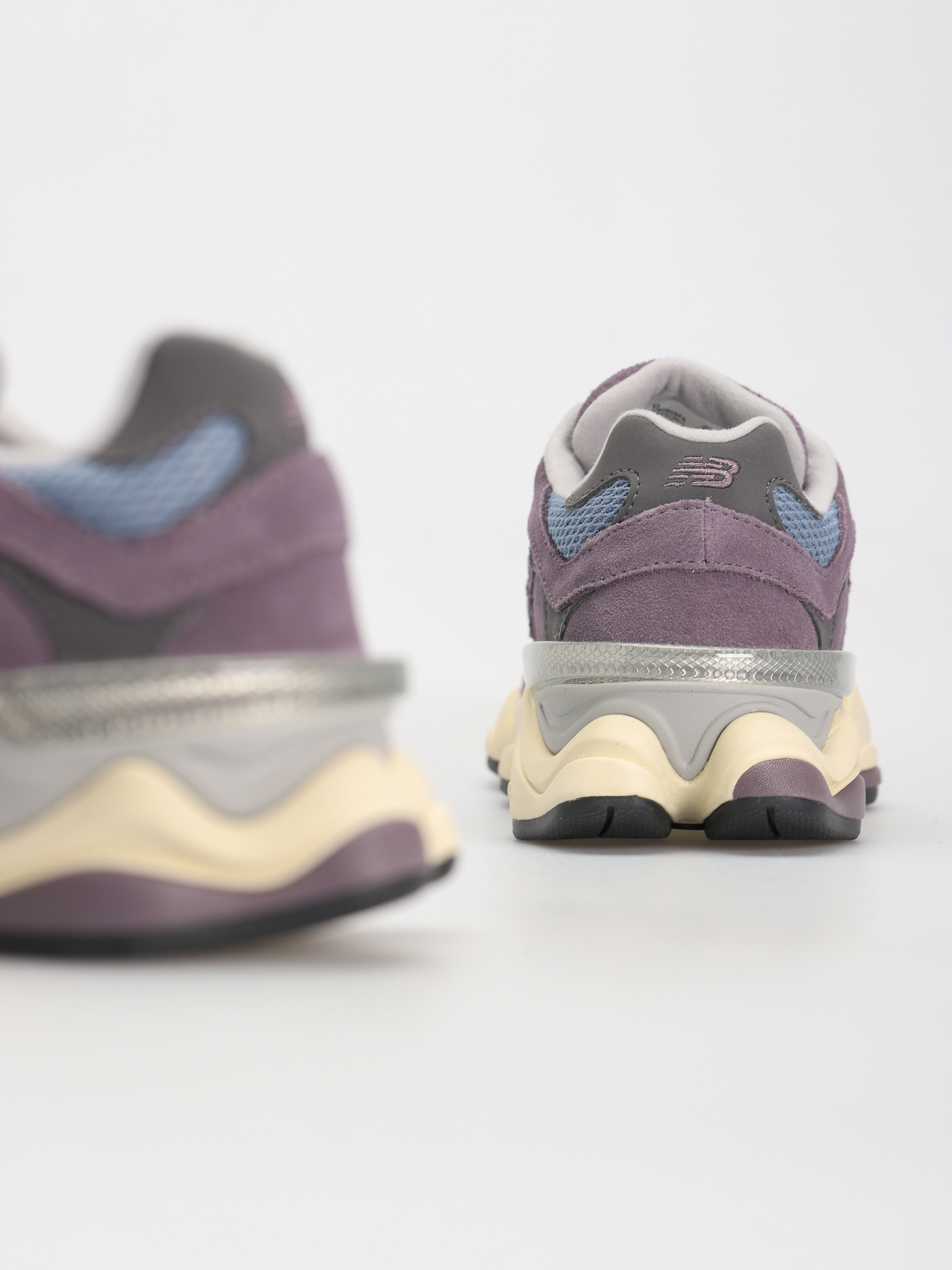 New Balance 9060 Shoes (shadow purple)