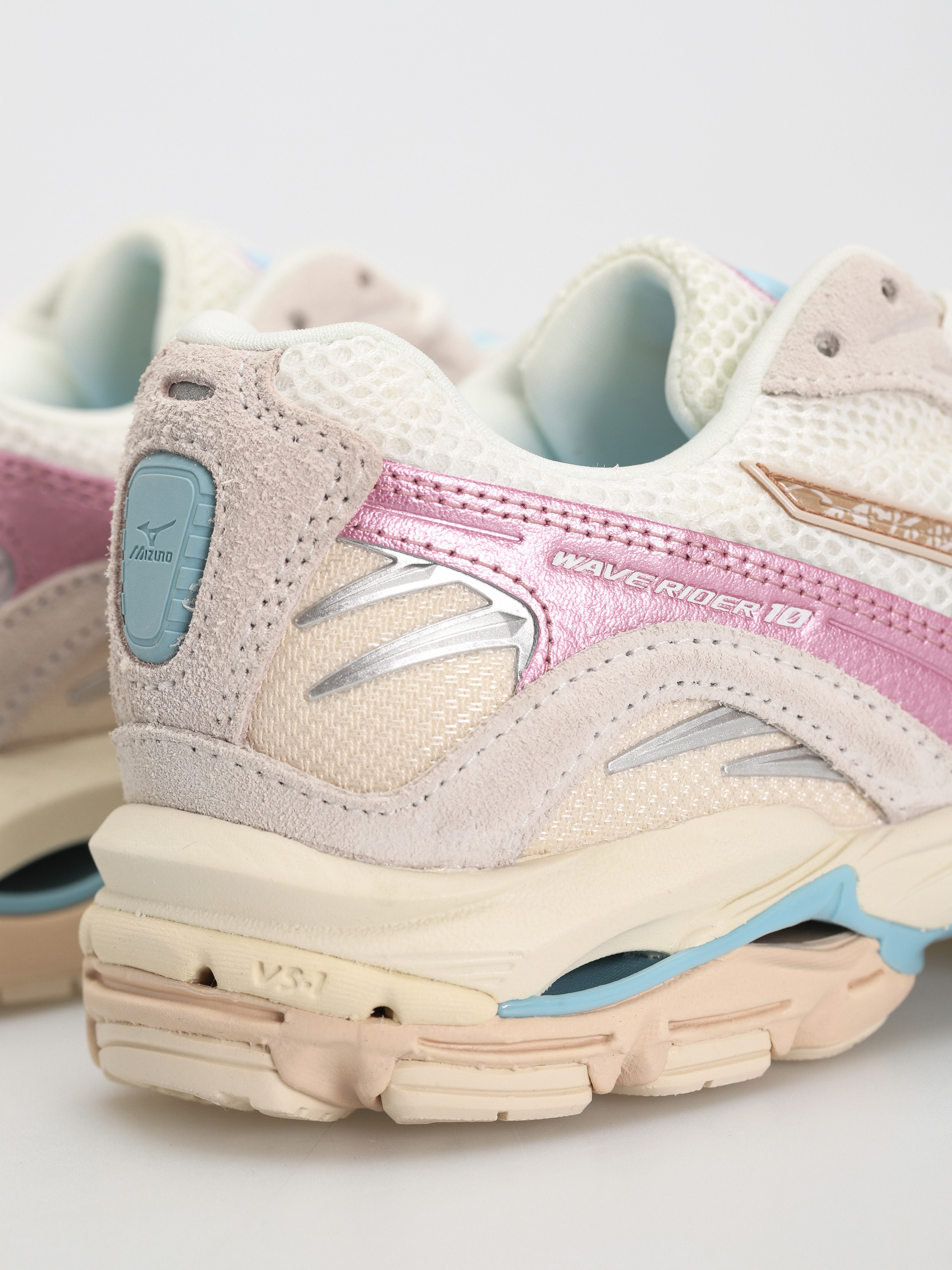 Mizuno Shoes Wave Rider 10 Kosei (white sand/shifting sand/snow white)