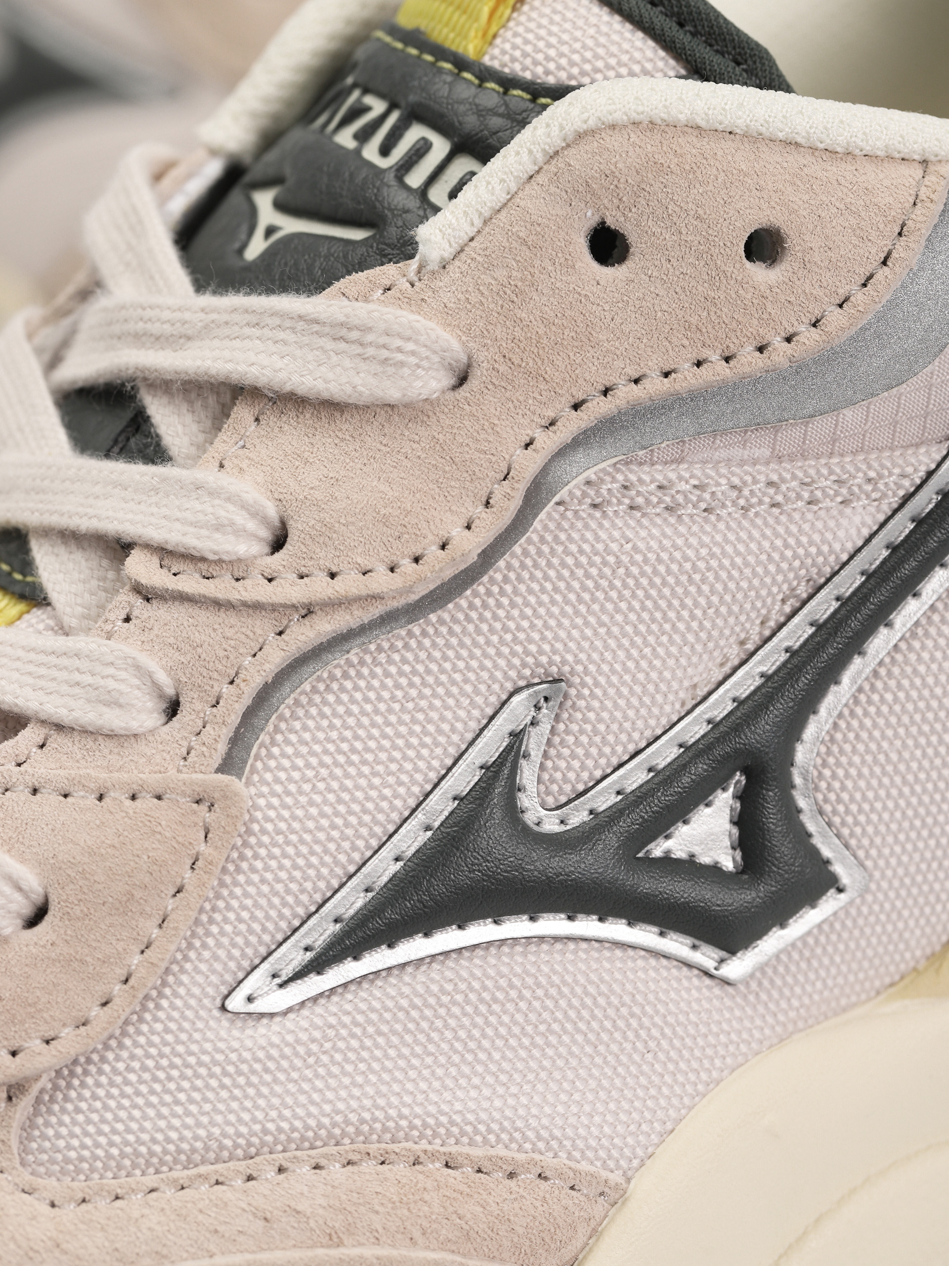 Mizuno Schuhe Sky Medal Beta (silver cloud/urban chic/white sand)