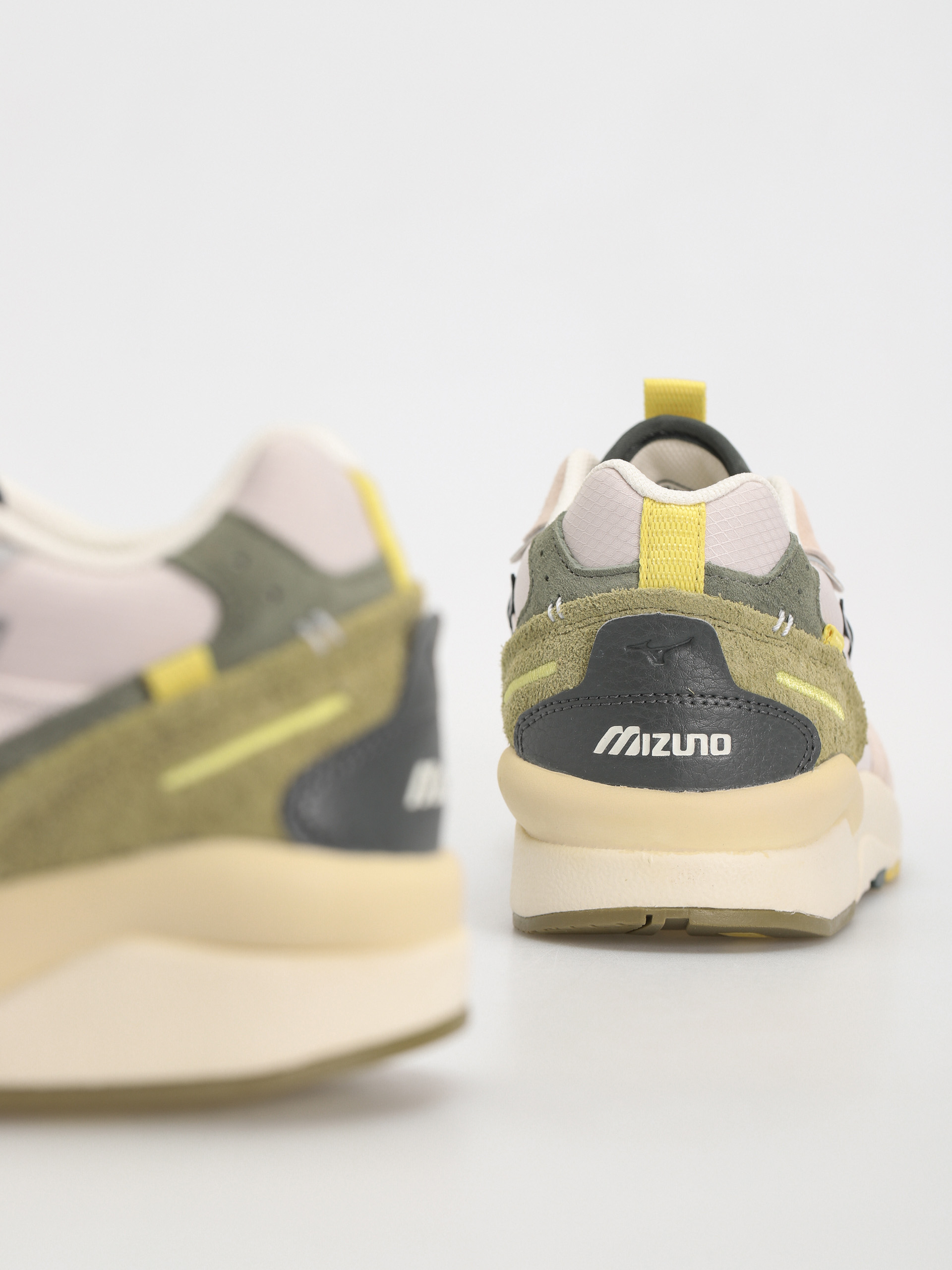 Mizuno Schuhe Sky Medal Beta (silver cloud/urban chic/white sand)