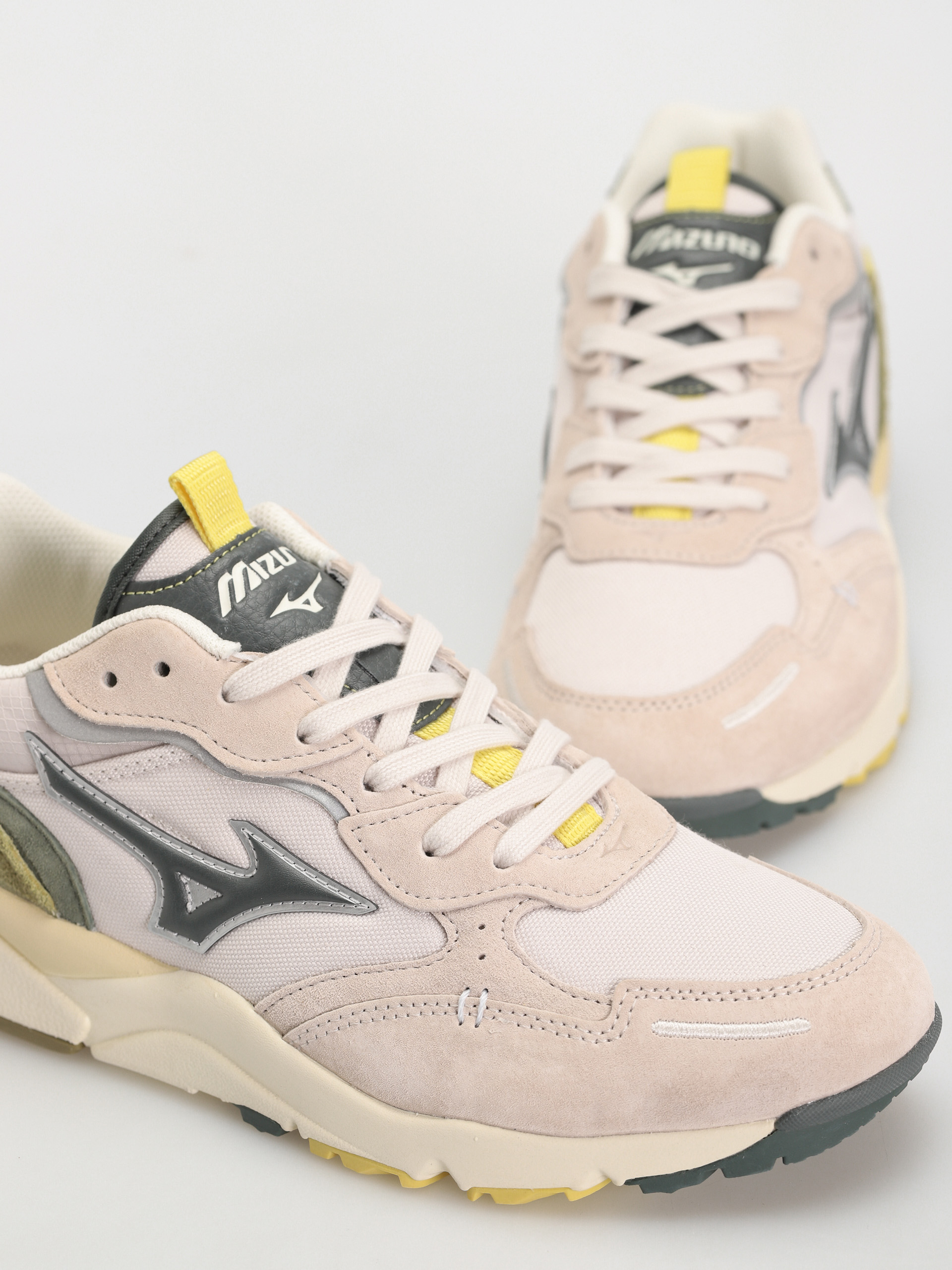 Mizuno Schuhe Sky Medal Beta (silver cloud/urban chic/white sand)