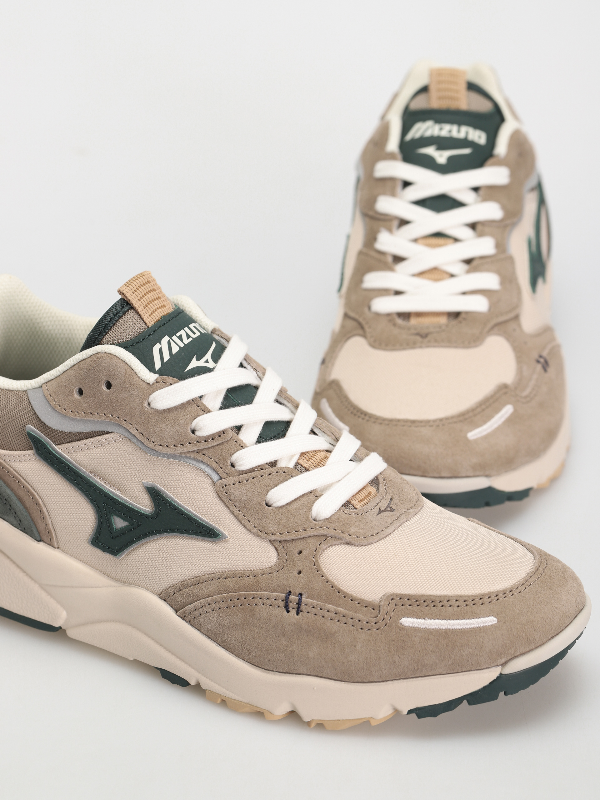 Mizuno Shoes Sky Medal Beta (silver cloud/green gables/vintage khaki)