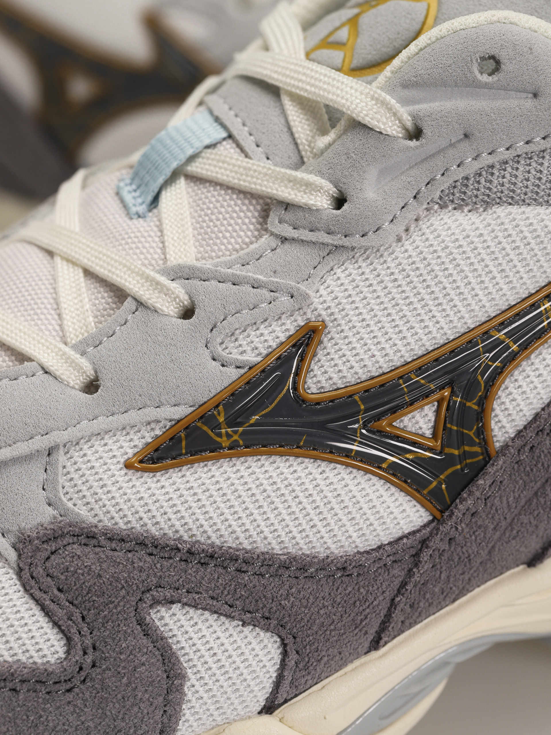 Mizuno Schuhe Wave Rider 10 (nimbus cloud/black oyster/quiet shade)