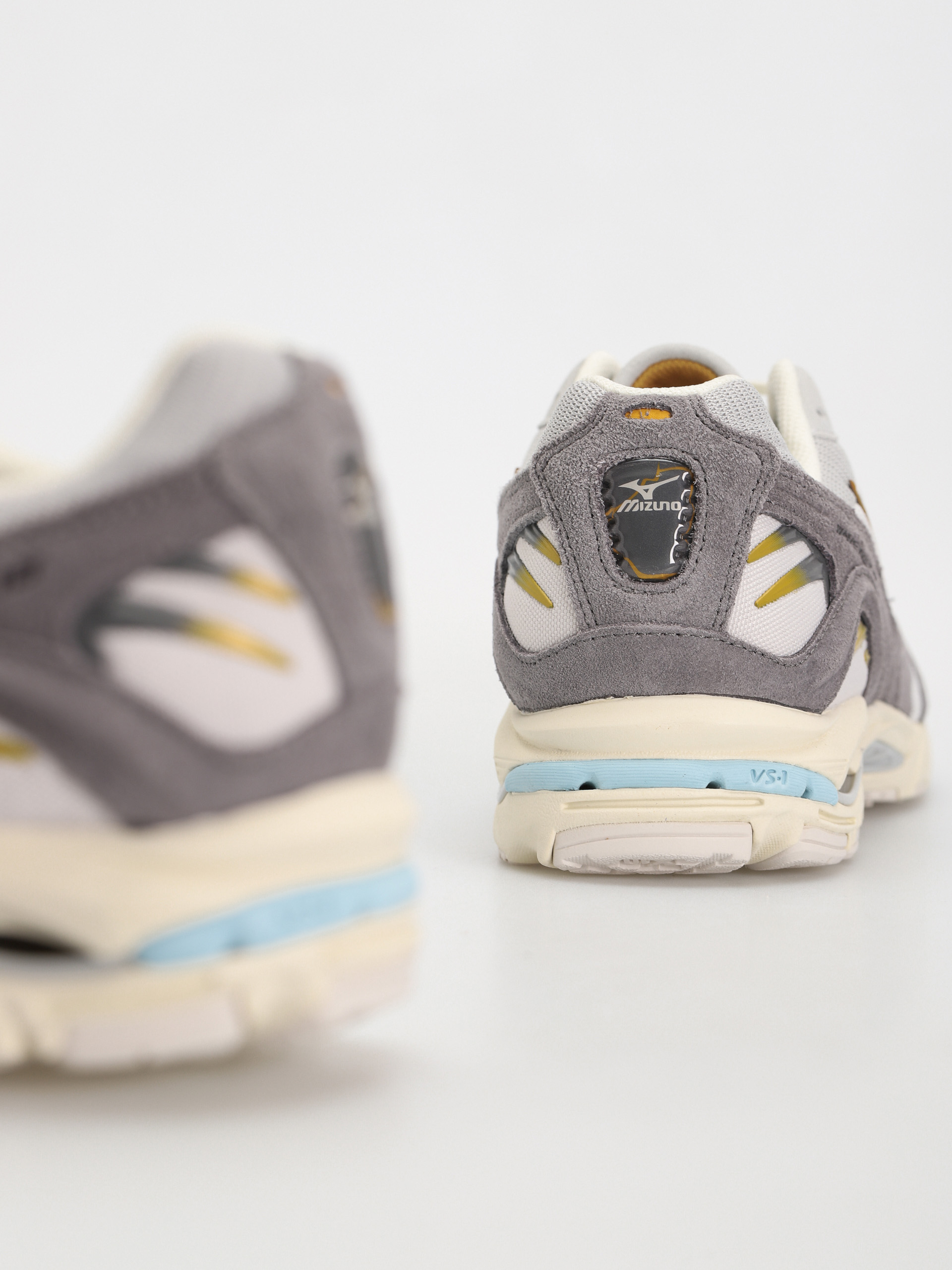 Mizuno Schuhe Wave Rider 10 (nimbus cloud/black oyster/quiet shade)