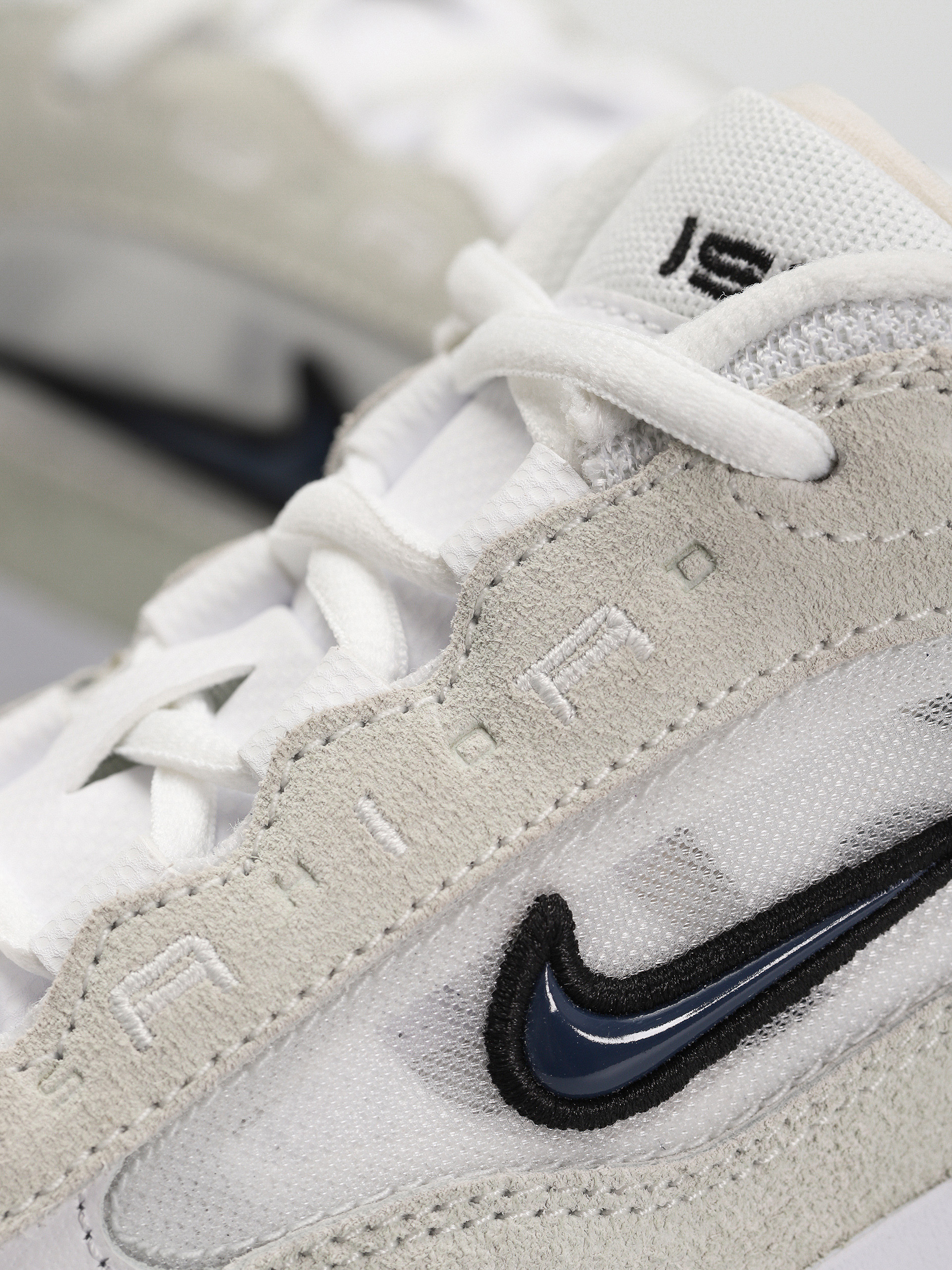 Nike SB Ishod 2 Shoes (white/navy summit white black)