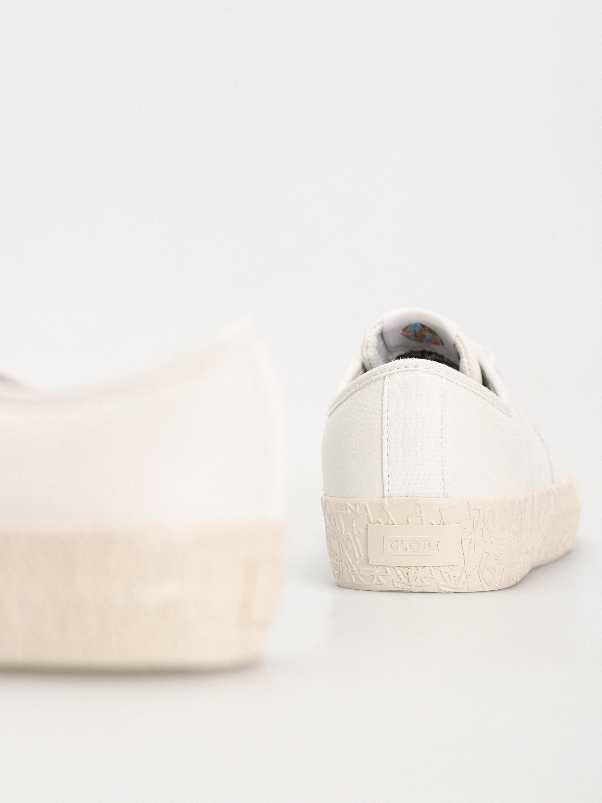 Globe Shoes Surplus (white/montano)