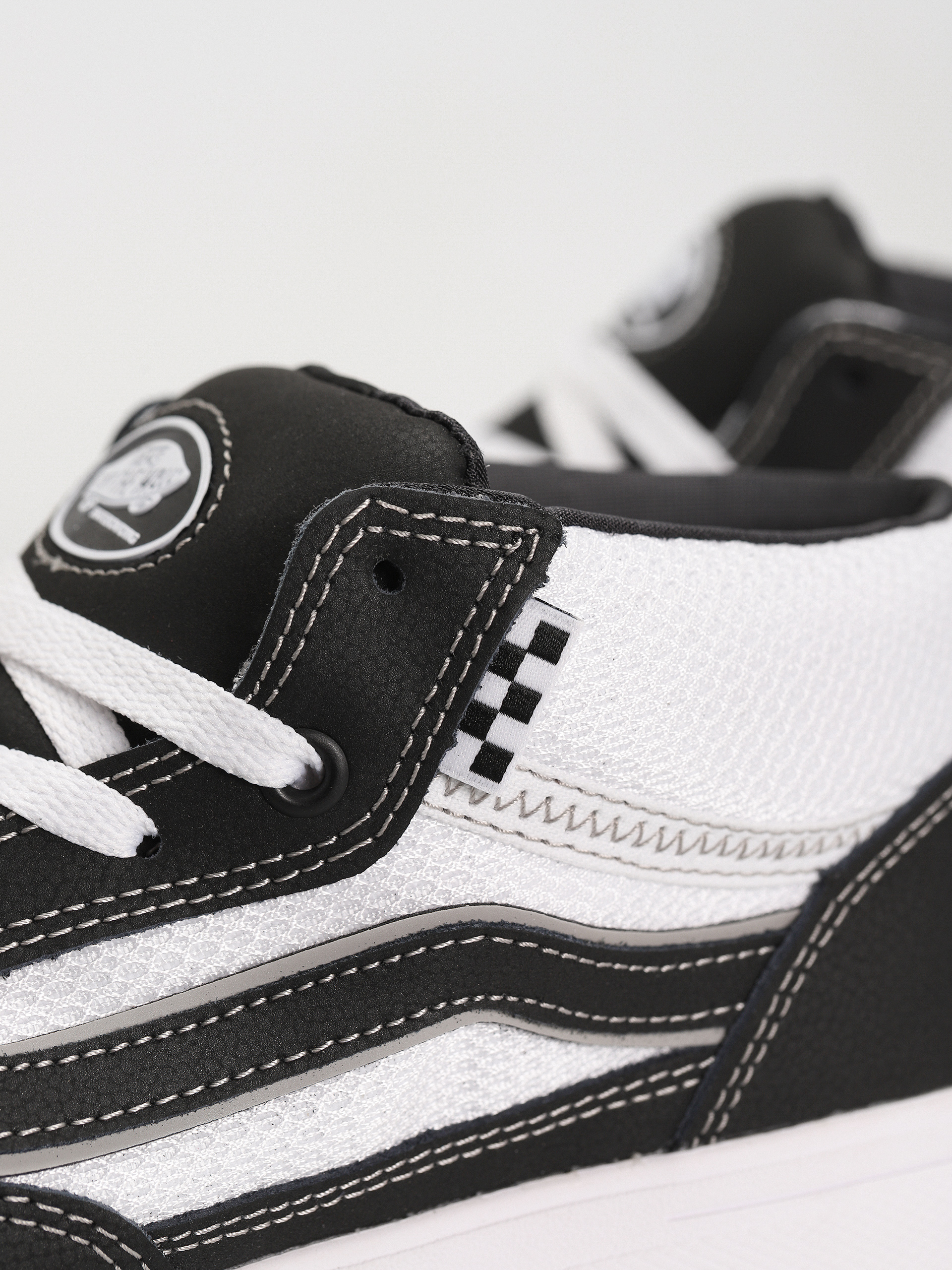 Vans Schuhe Zahba Mid (black/white/red)