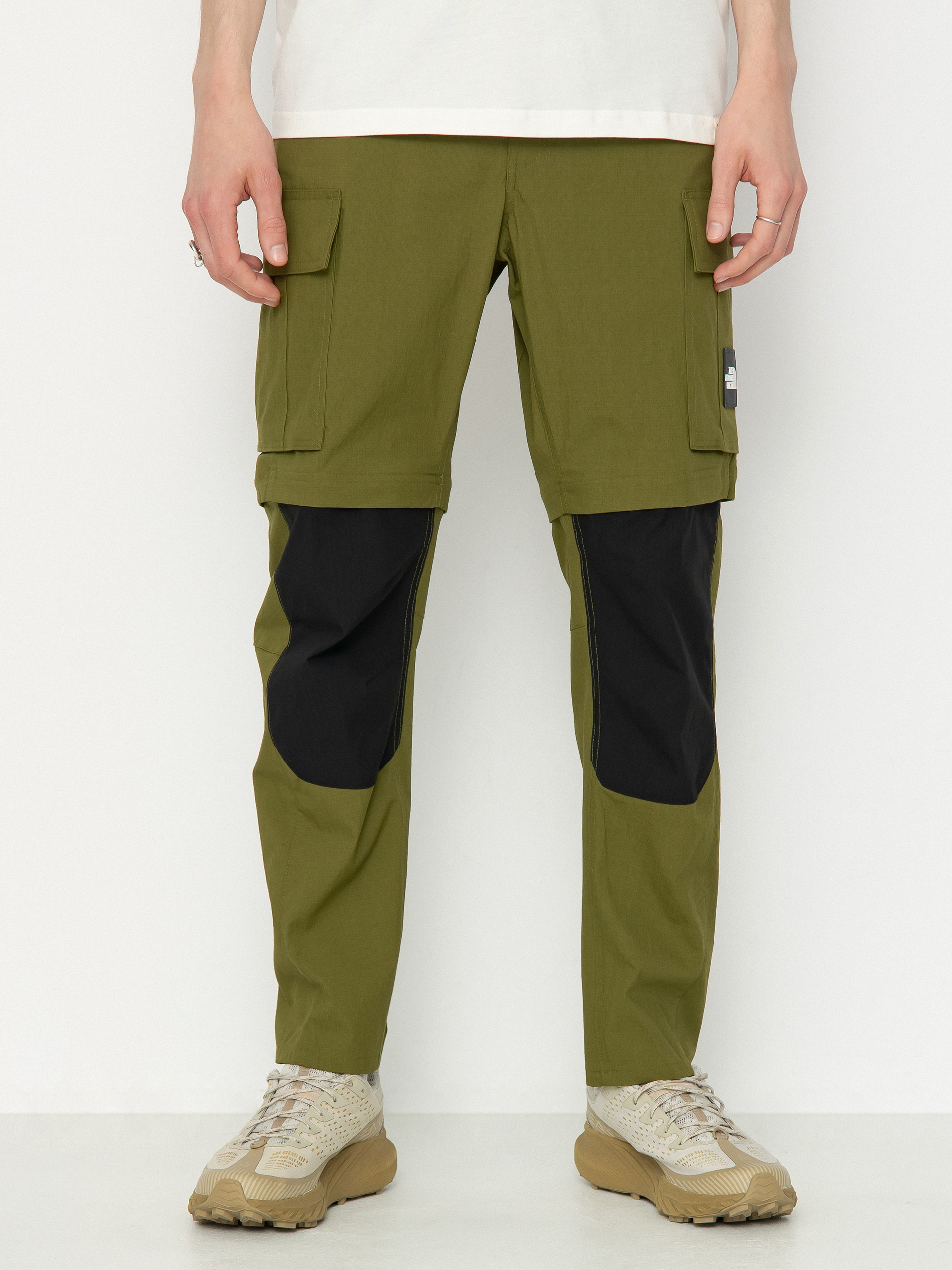 The North Face Pants Nse Conv Cargo - green (forest olive/tnf black)