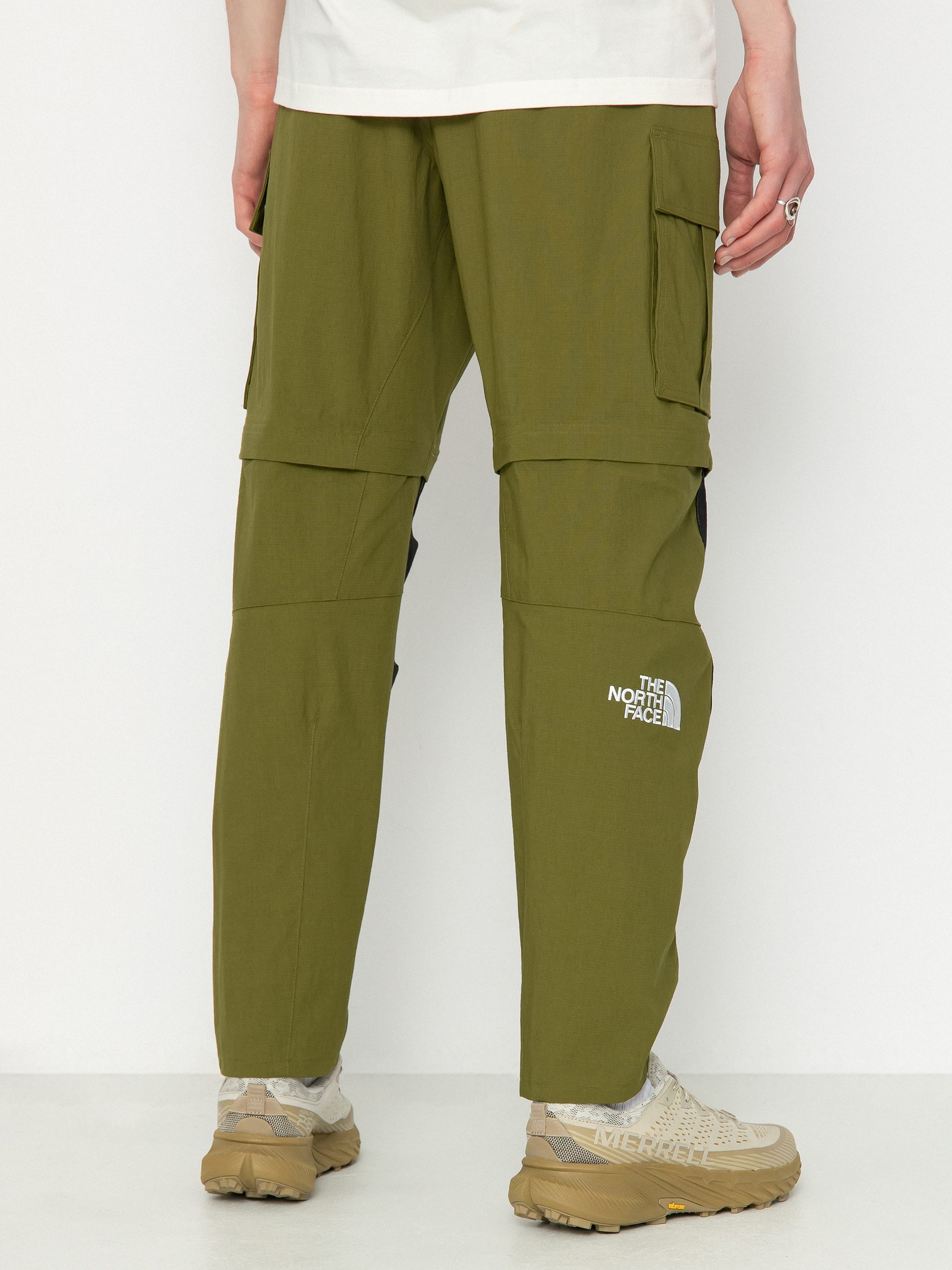 The North Face Pants Nse Conv Cargo green (forest olive/tnf black)
