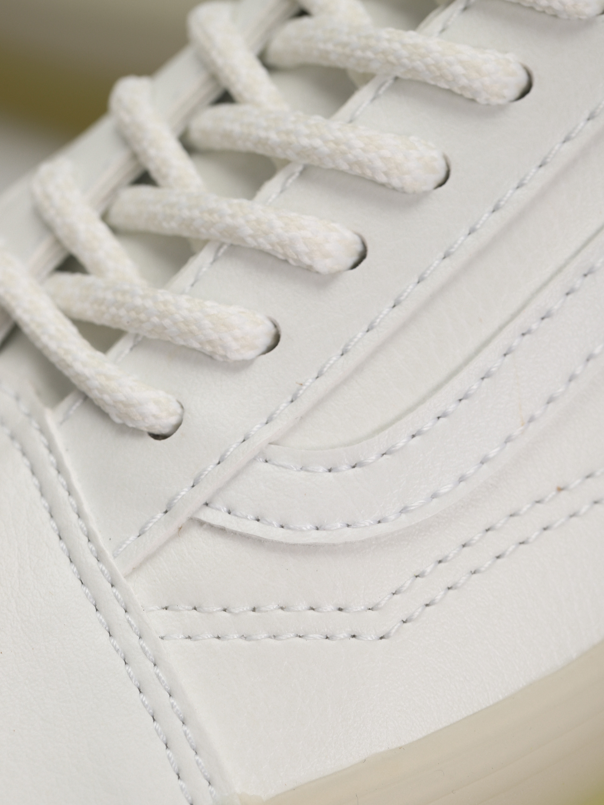 Vans Old Skool Shoes (glow to the flo' white)