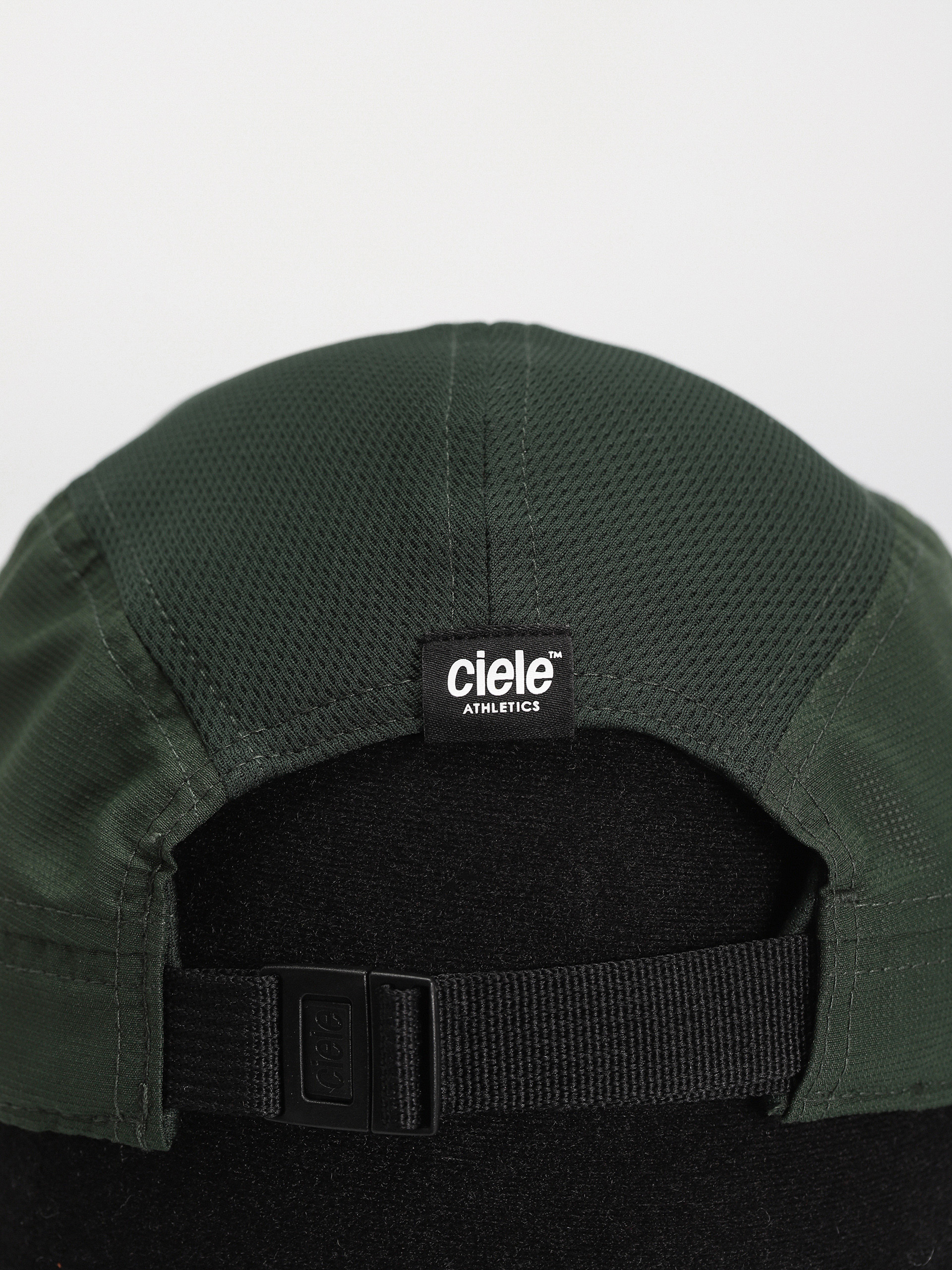 Ciele Athletics ALZCap Athletics Small Cap (acres)
