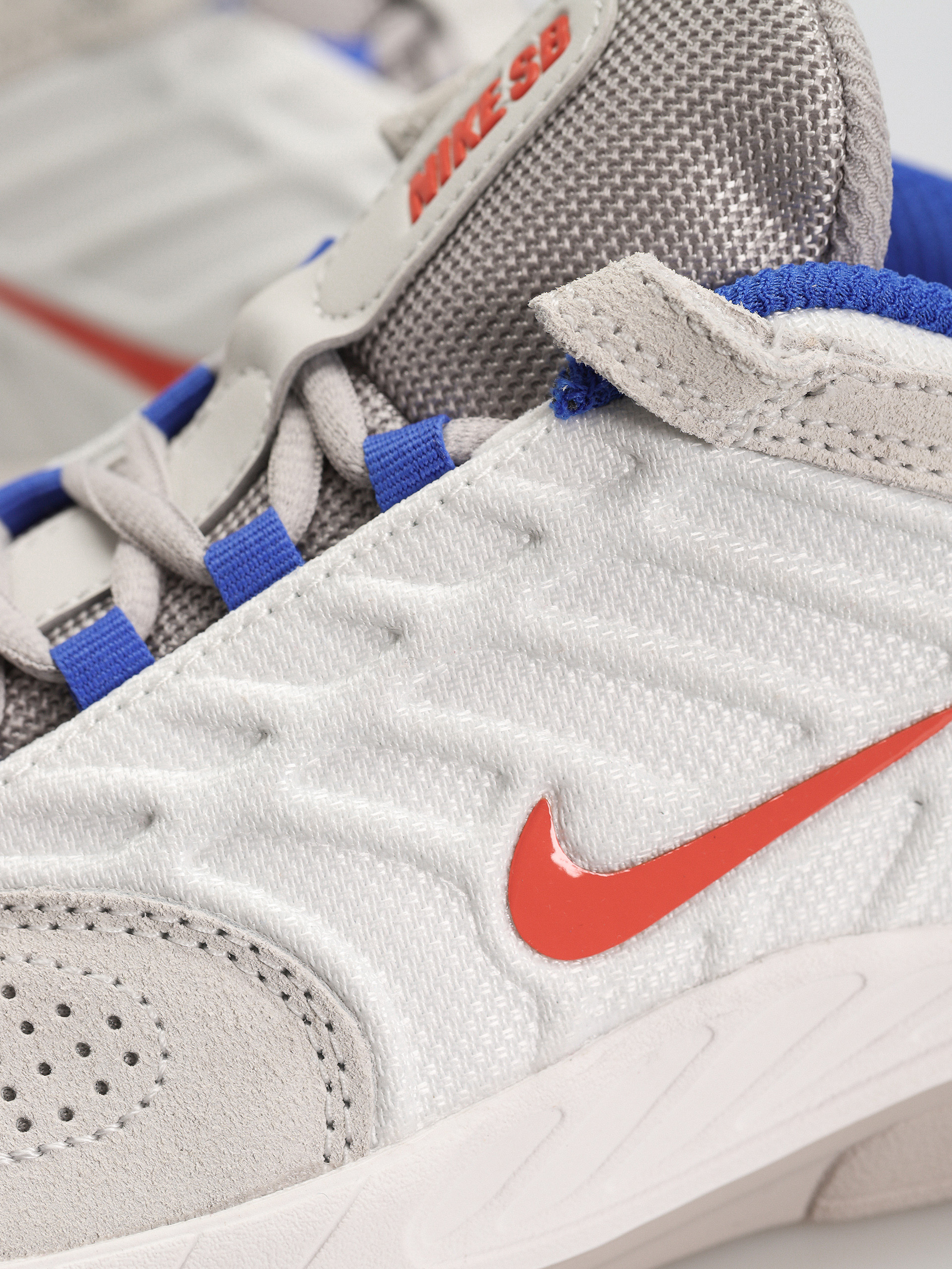 Nike SB Vertebrae Shoes (summit white/cosmic clay platinum tint)