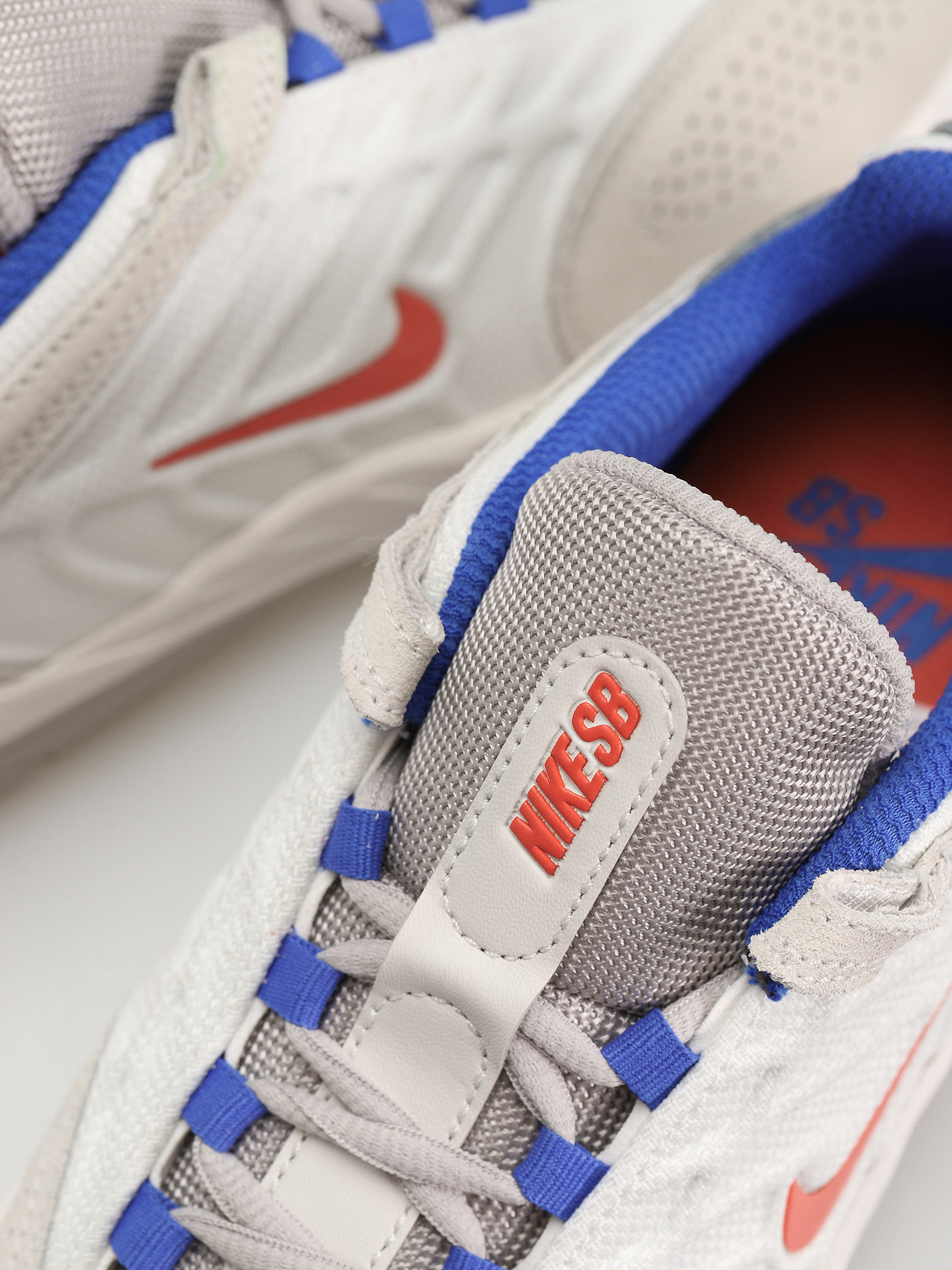 Nike SB Vertebrae Schuhe (summit white/cosmic clay platinum tint)