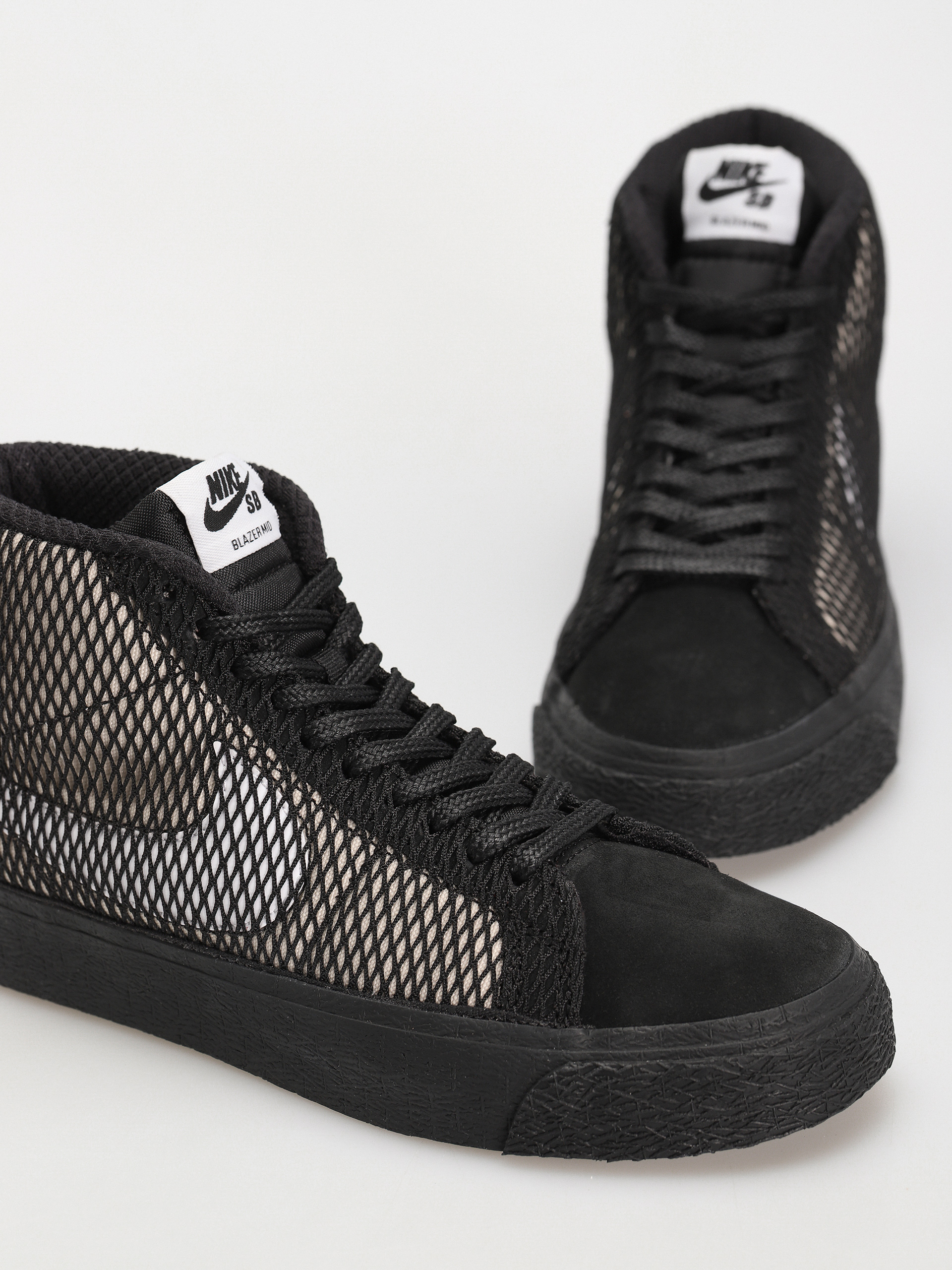 Nike SB Zoom Blazer Mid Premium Shoes (white/black white black)
