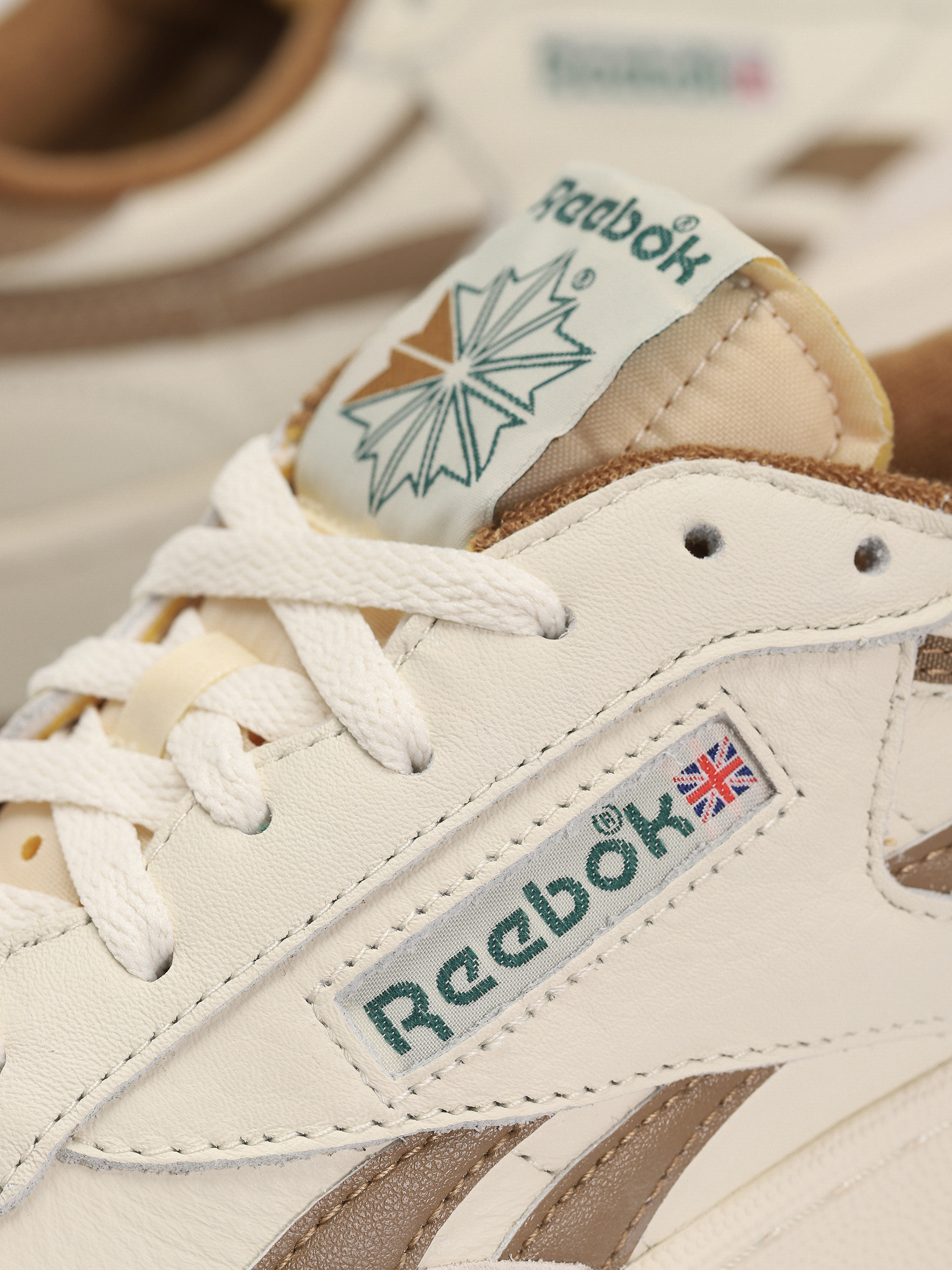 Reebok Club C Revenge Vintage Shoes - beige (vintagechalk/trekbrown/darkgrn)