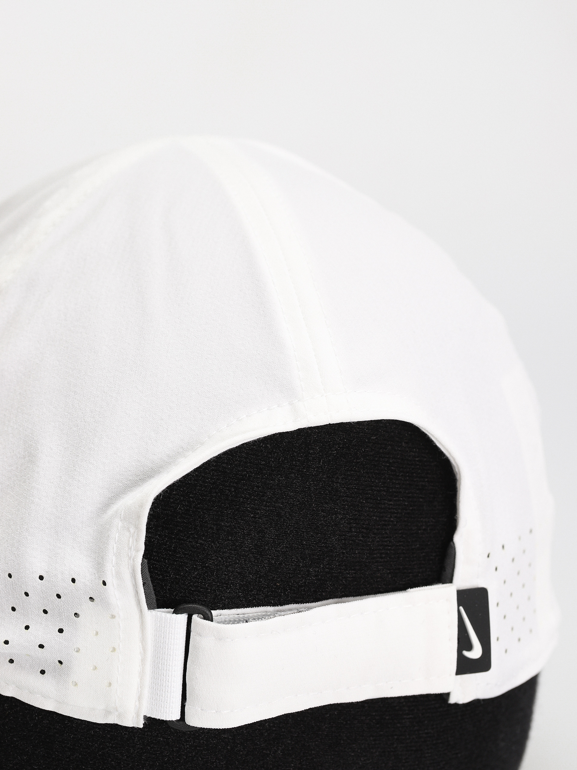 Nike SB Dri FIT Adv Club Cap (white/black)