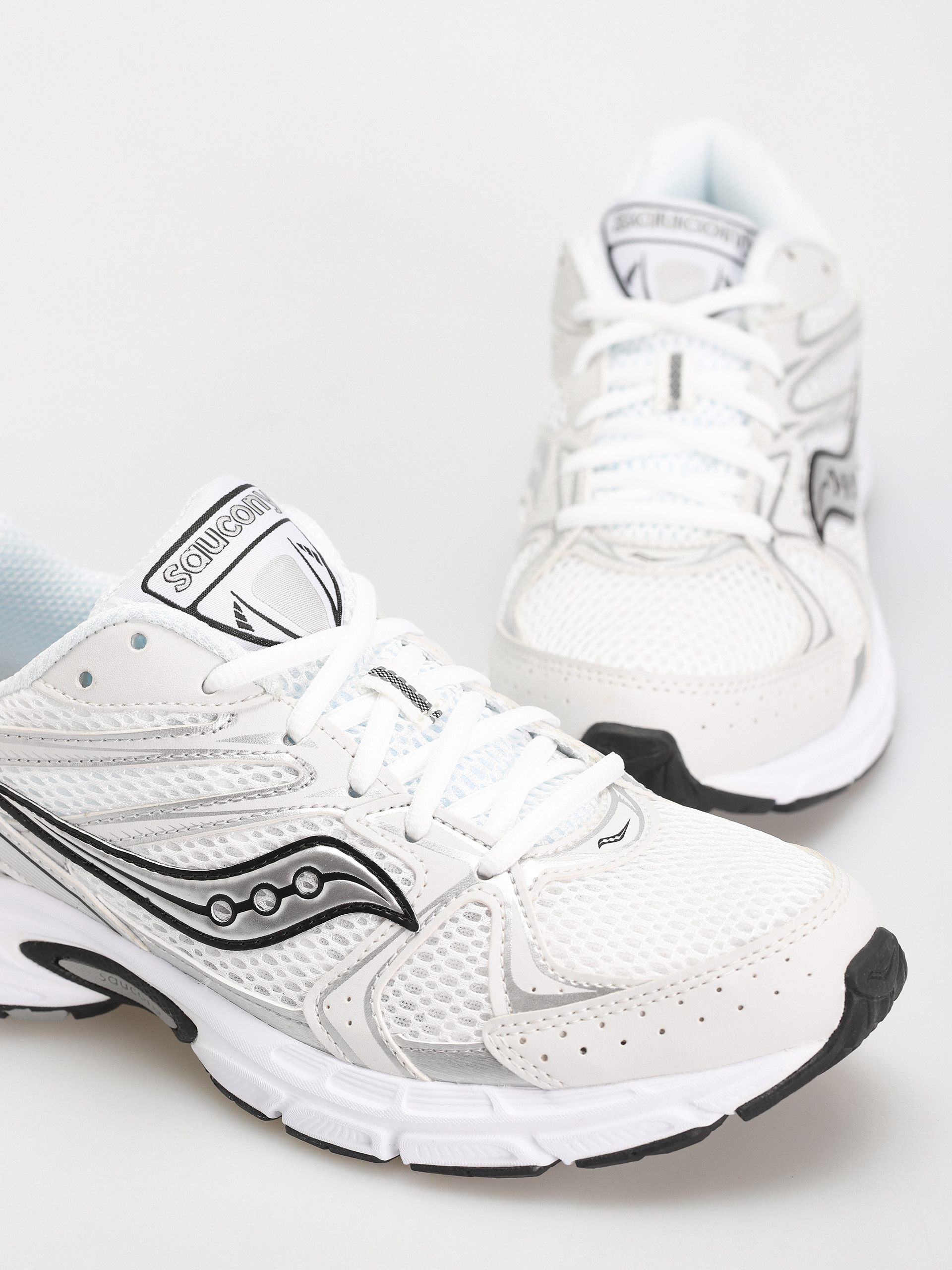 Saucony Grid Ride Millennium Shoes (white/silver)