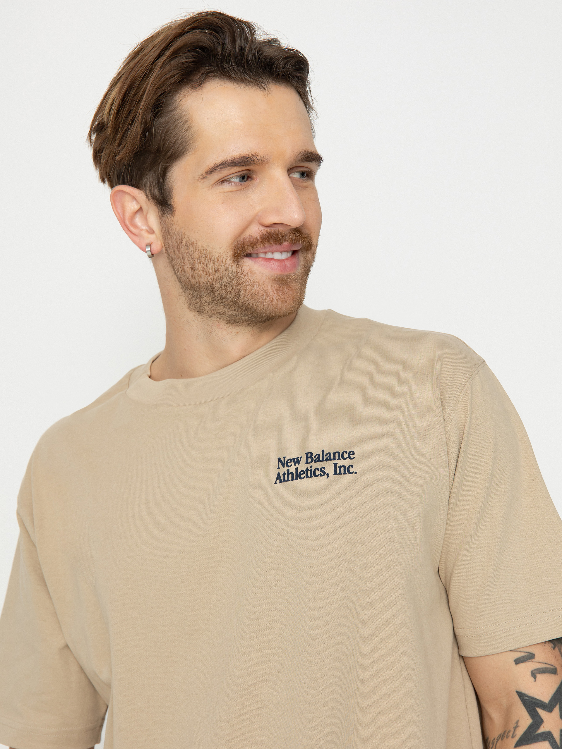 New Balance T-Shirt Athletics Flocked (stonewar)