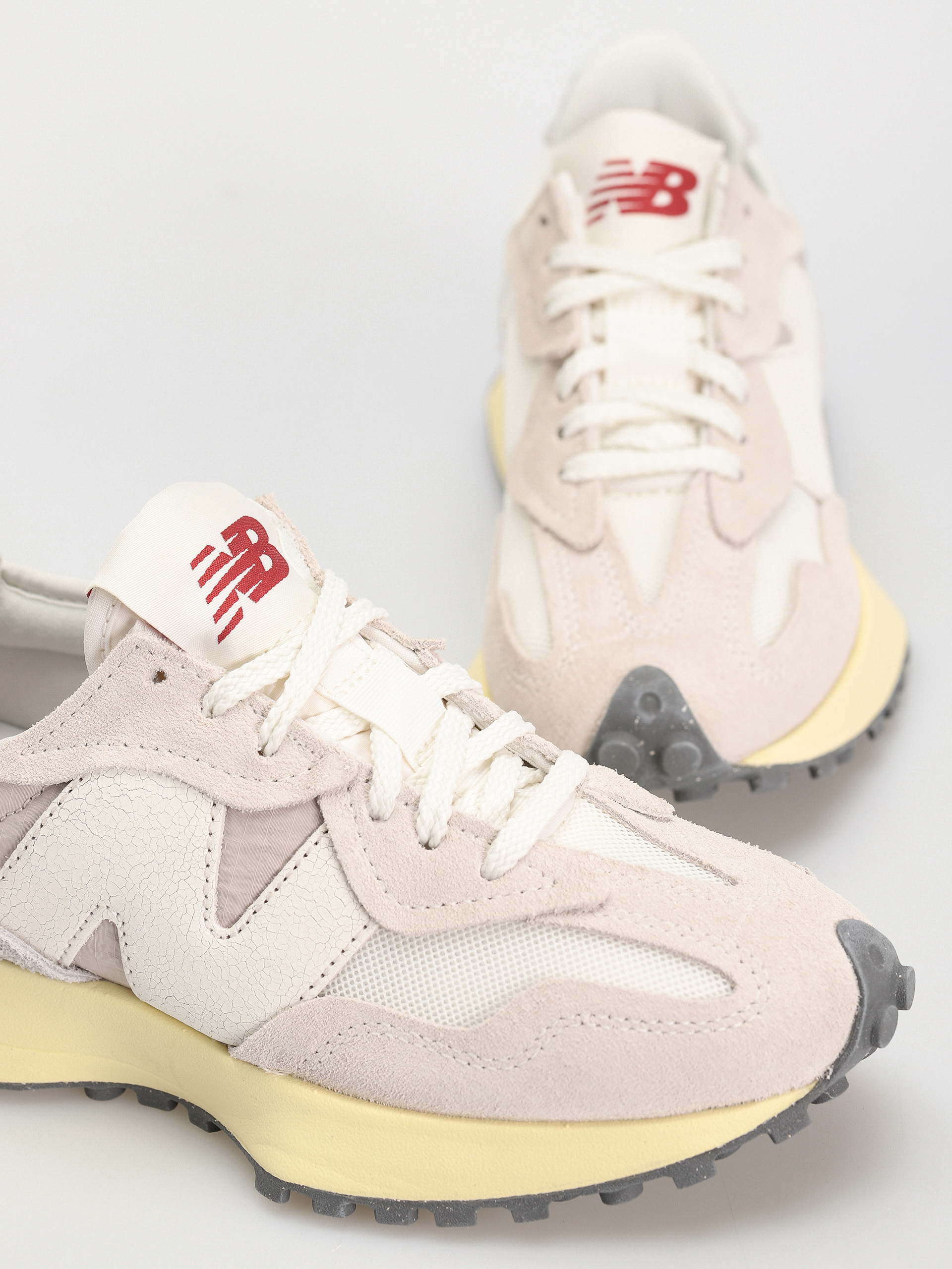 New Balance 327 Shoes (sea salt)