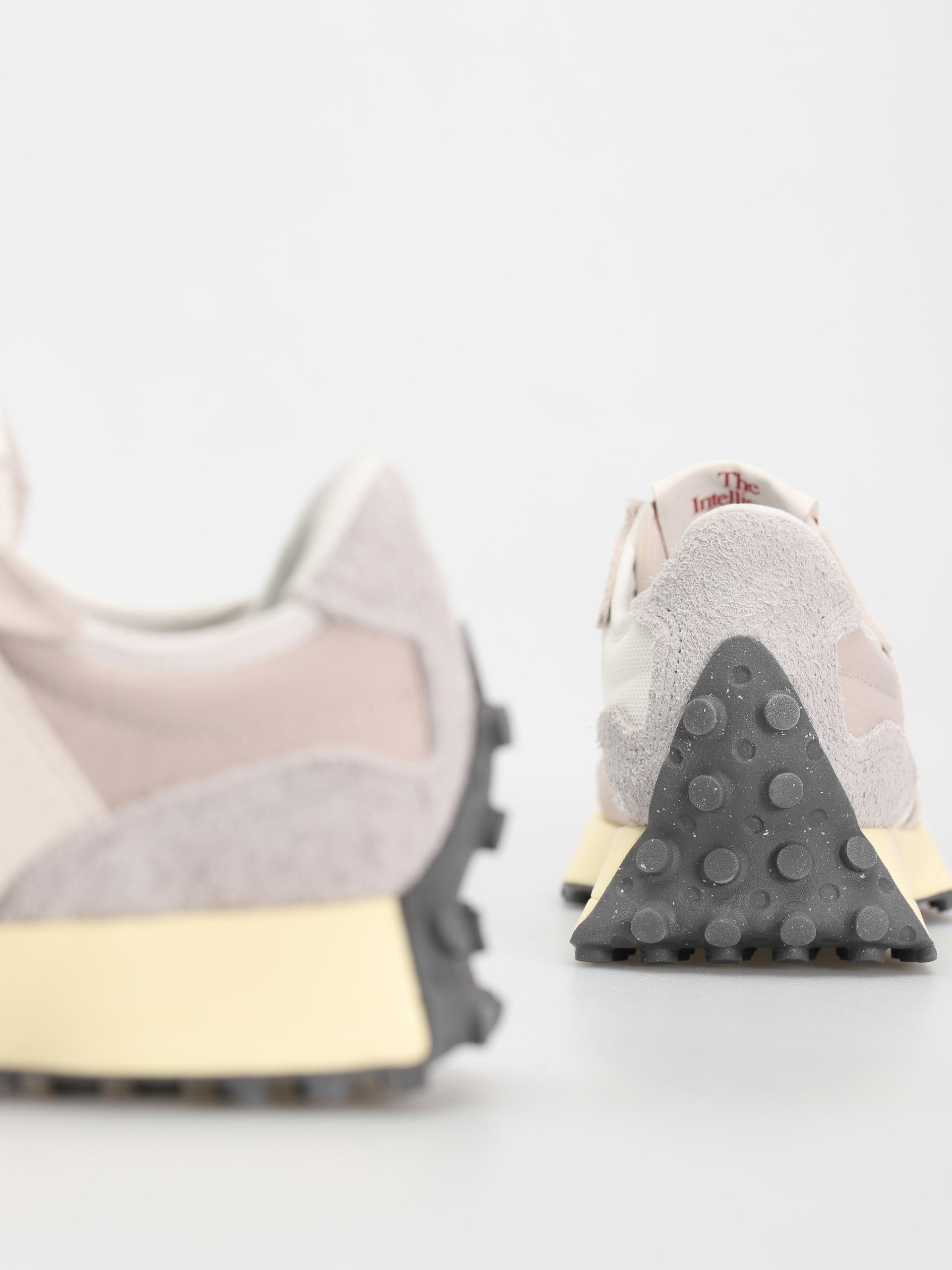 New Balance 327 Shoes (sea salt)