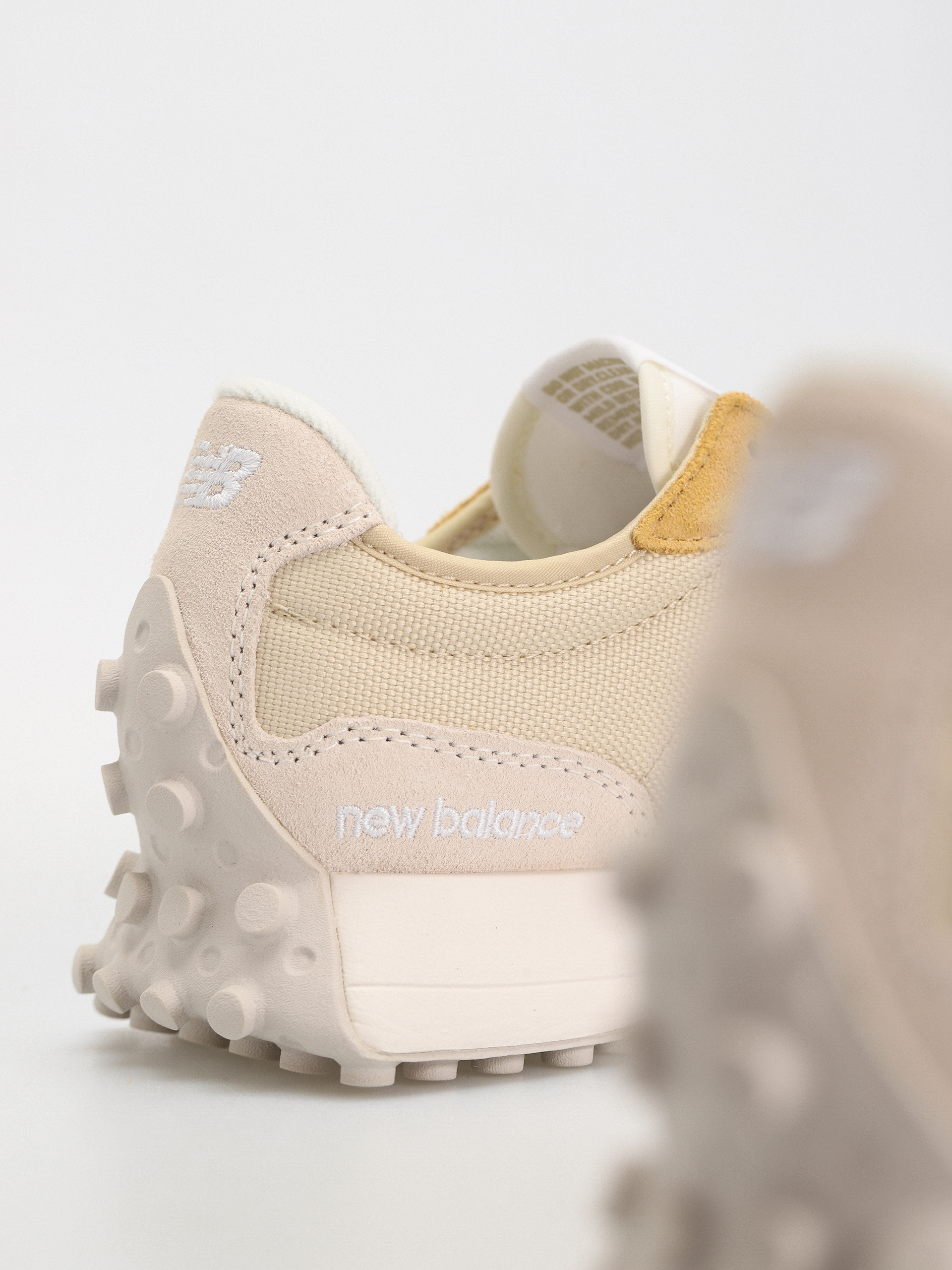 New Balance 327 Shoes (sandstone)