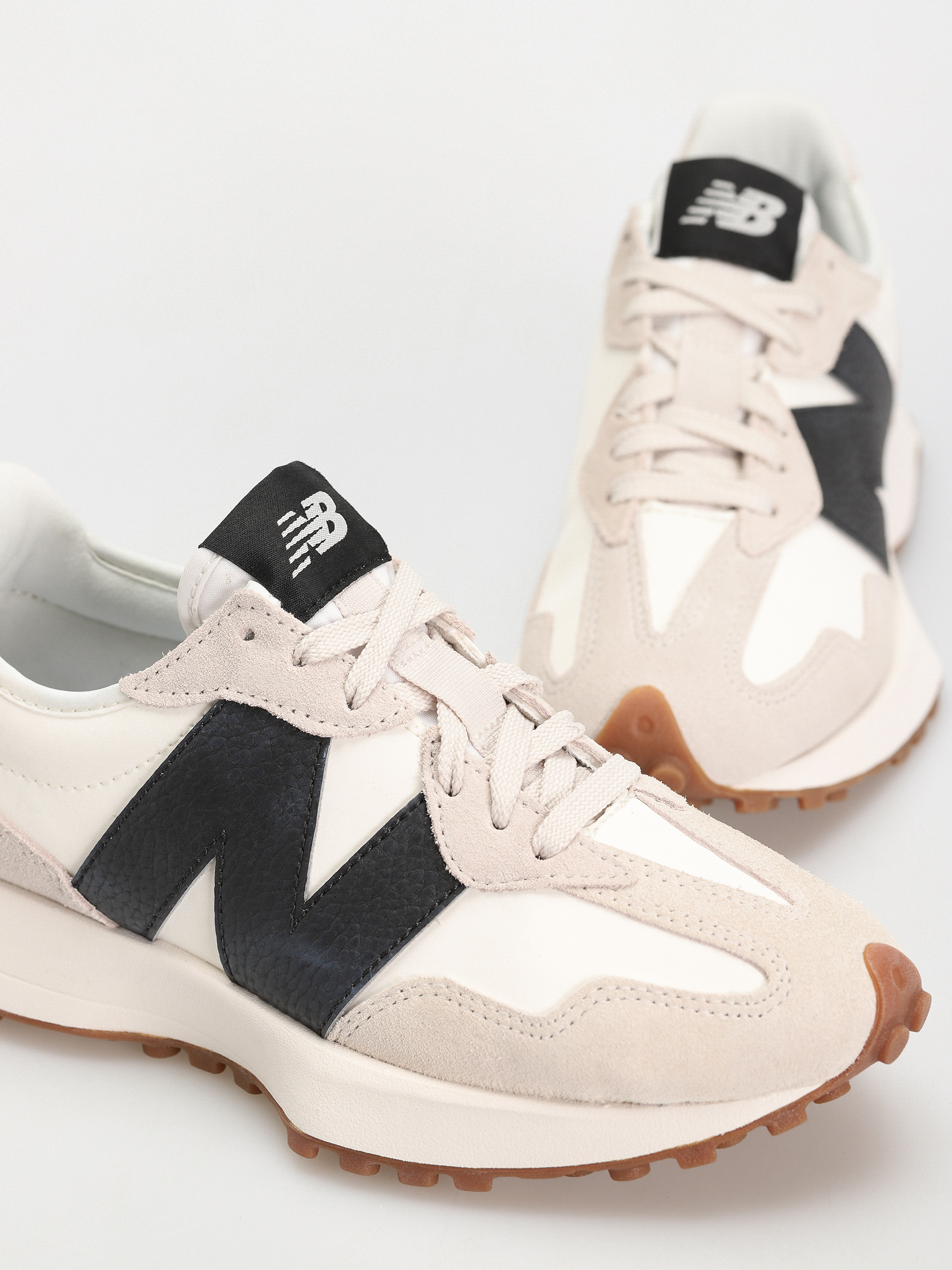 New Balance 327 Wmn Shoes (moonbeam)