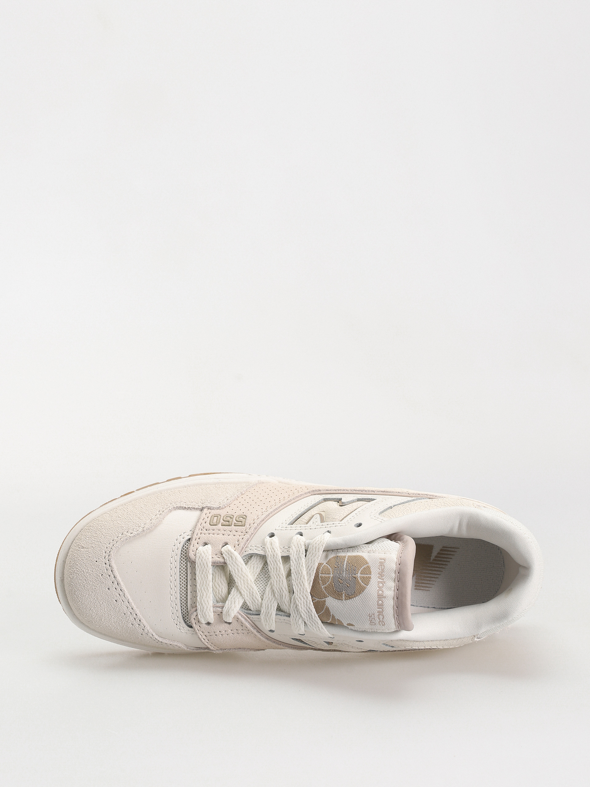New Balance 550 Wmn Shoes (sea salt white gum)