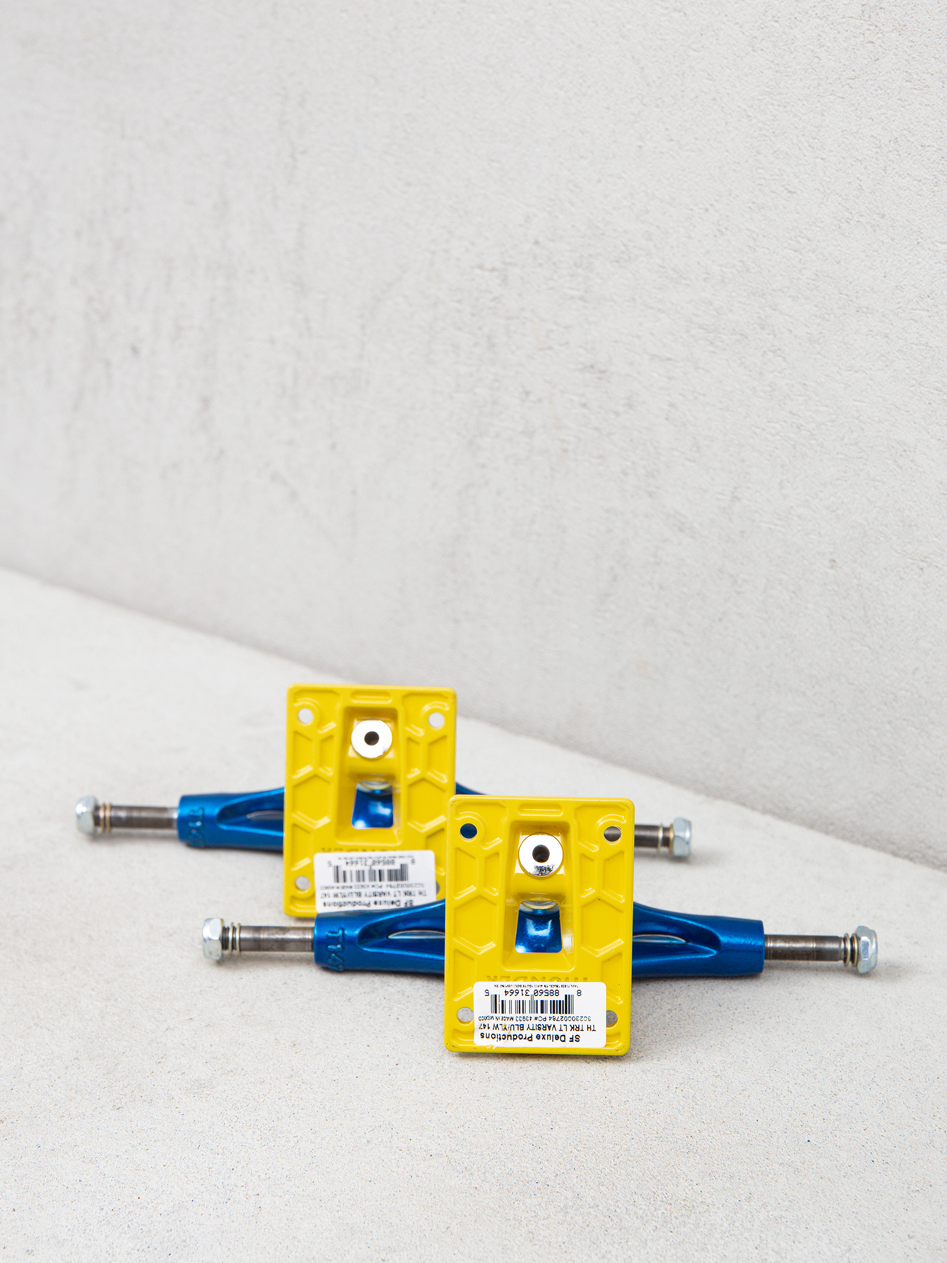 Thunder Varsity Lights Trucks (blue/yellow)