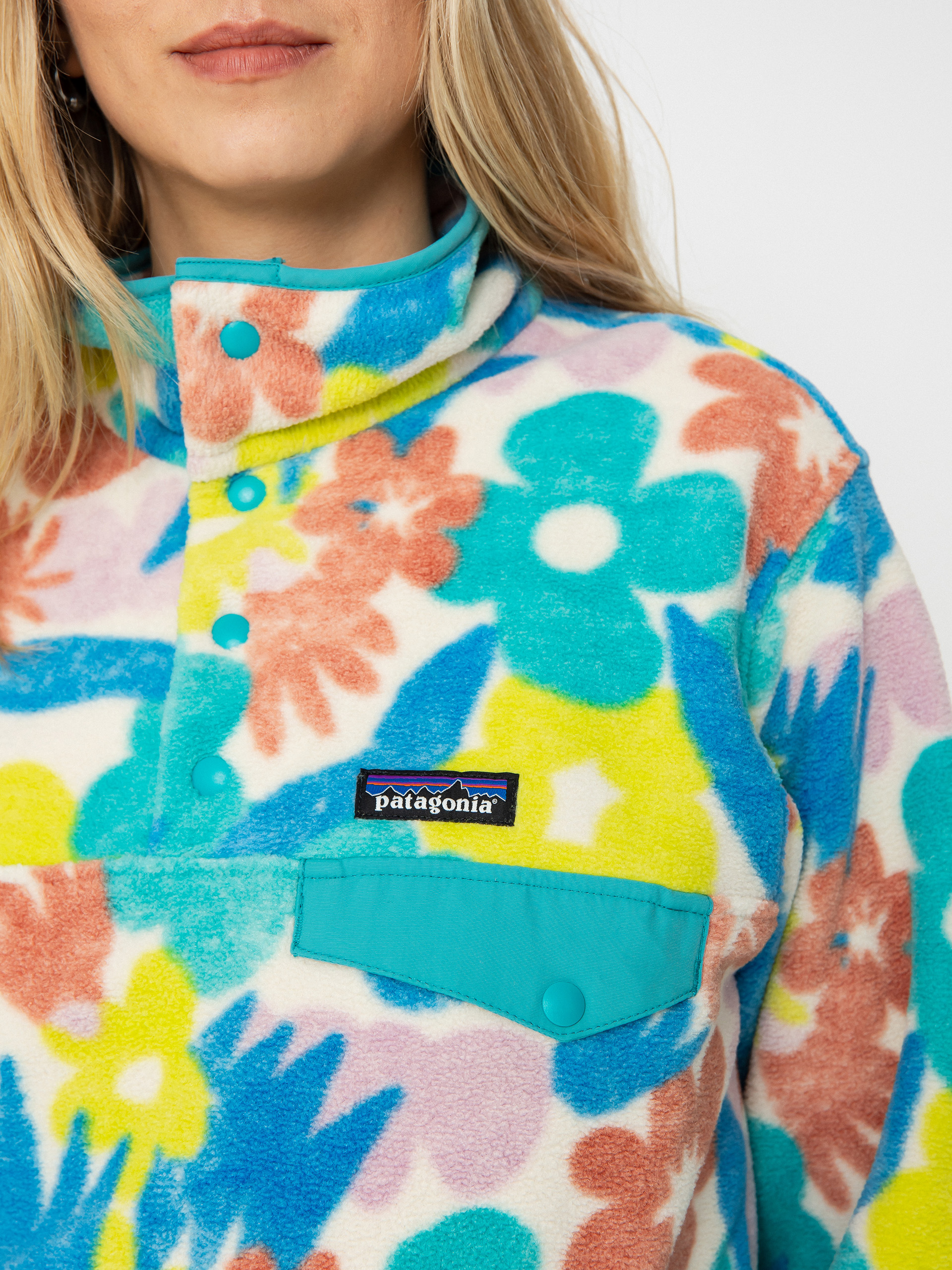 Womens Patagonia Lightweight Synch Snap T Fleece  (channeling spring natural)