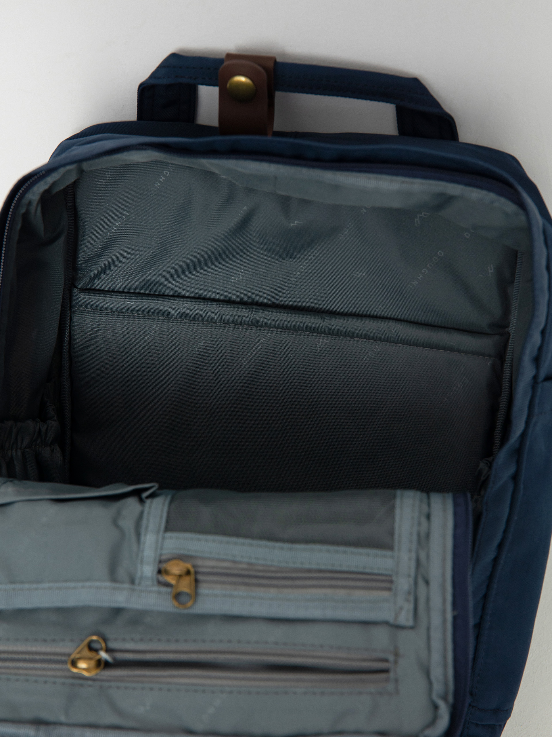 Doughnut Macaroon Backpack (blueberry)