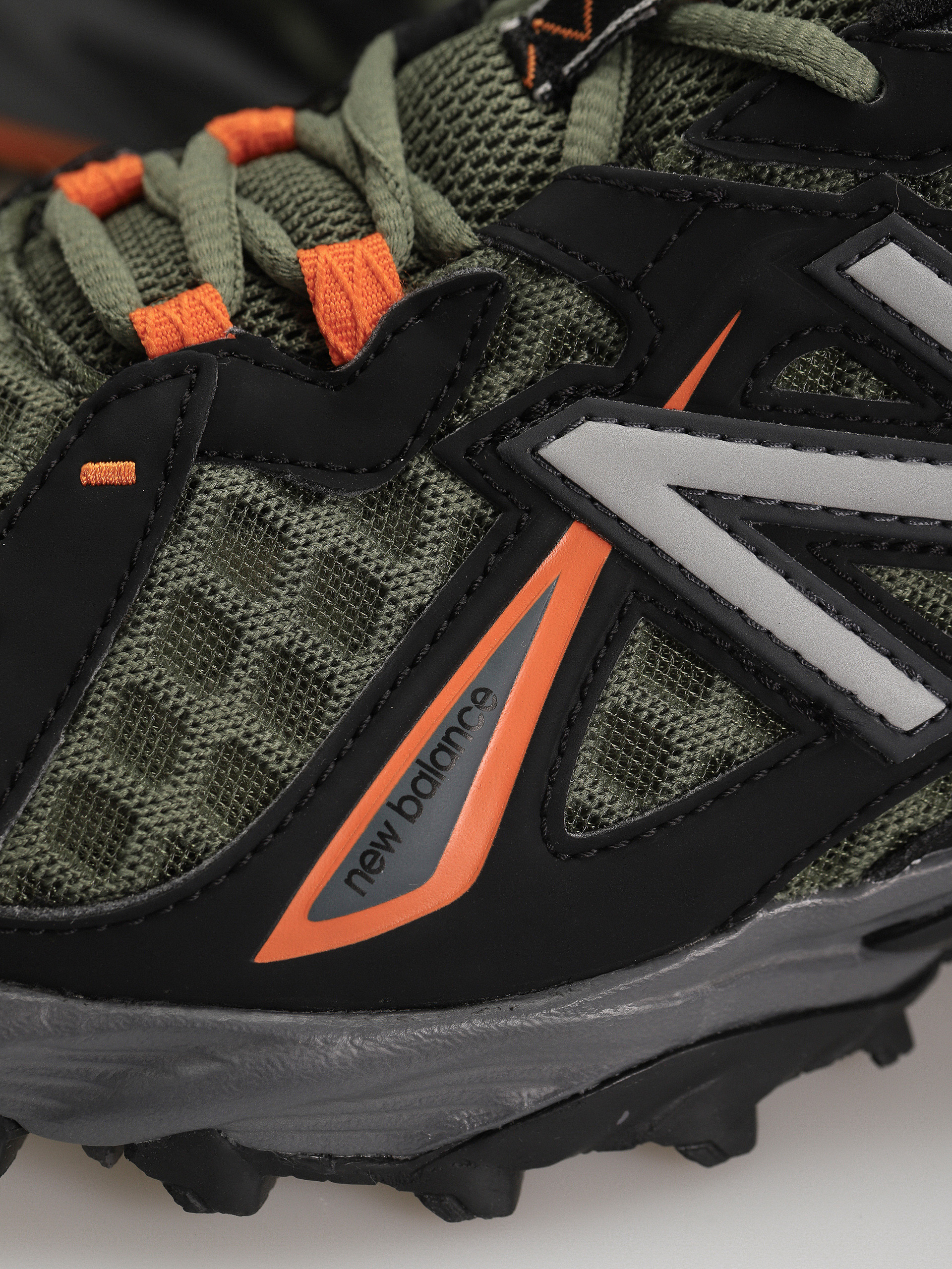 New Balance Shoes 610 (dark olivine)