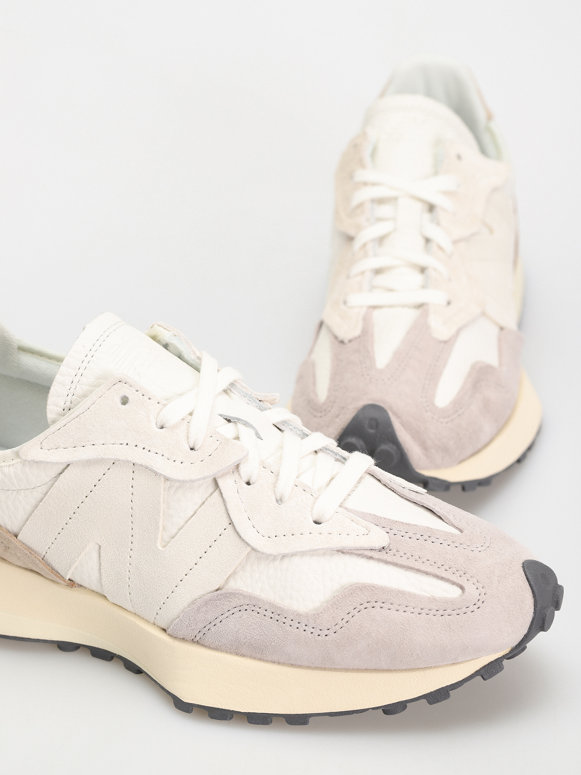 New Balance Schuhe 327 (sea salt brown)