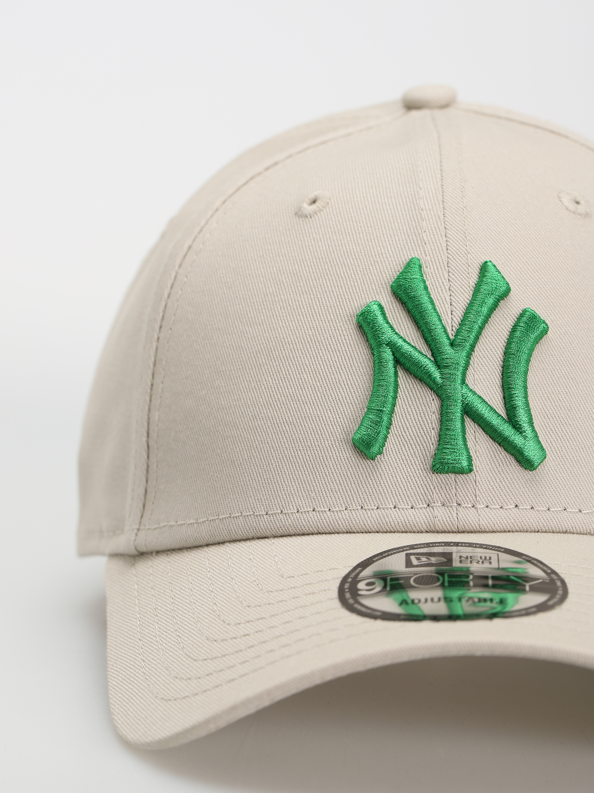 New Era League Essential 9Forty New York Yankees Cap (beige/green)